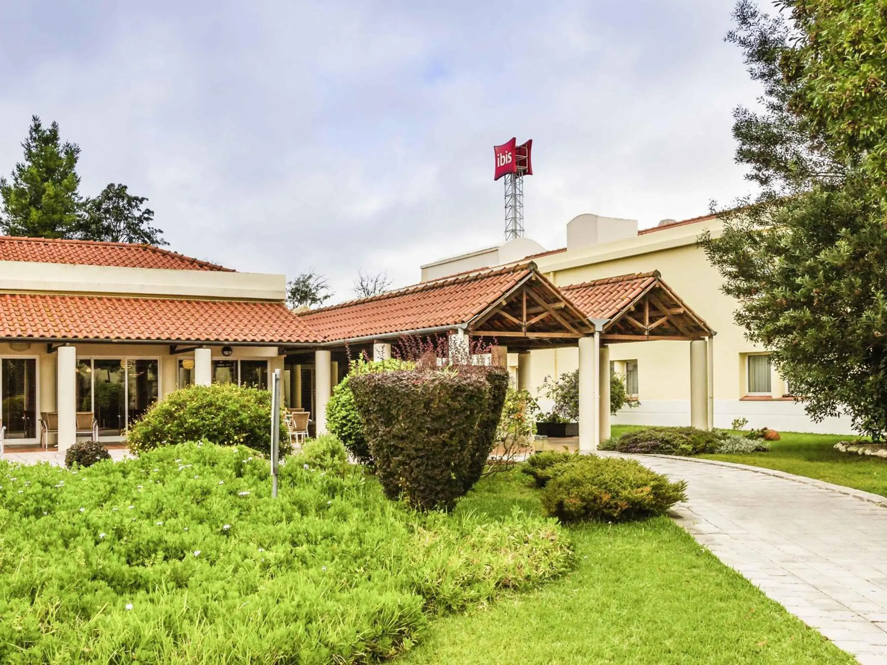 Property building in Hotel ibis Setubal Property building in Hotel ibis Setubal