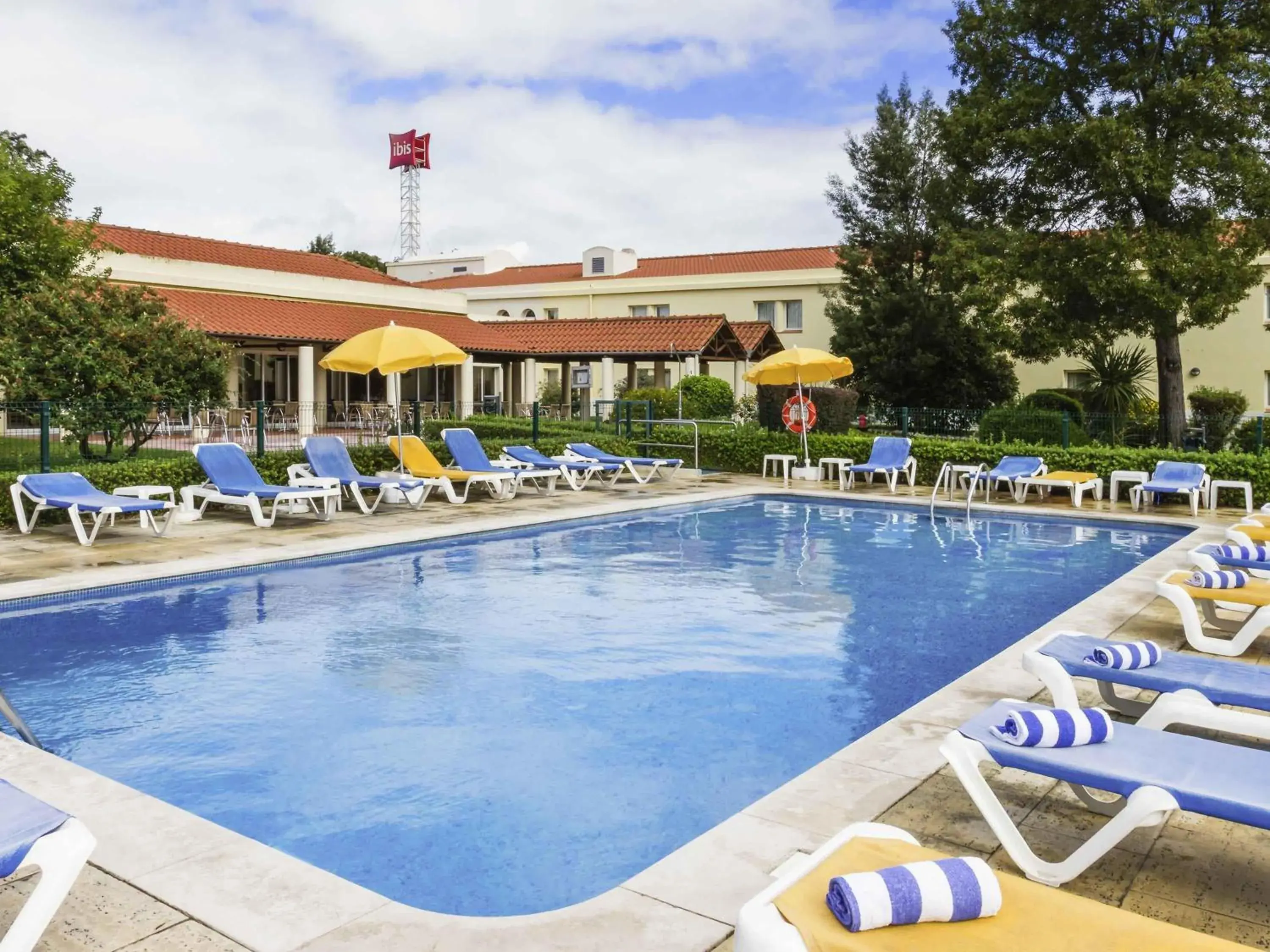 Property building in Hotel ibis Setubal Property building in Hotel ibis Setubal