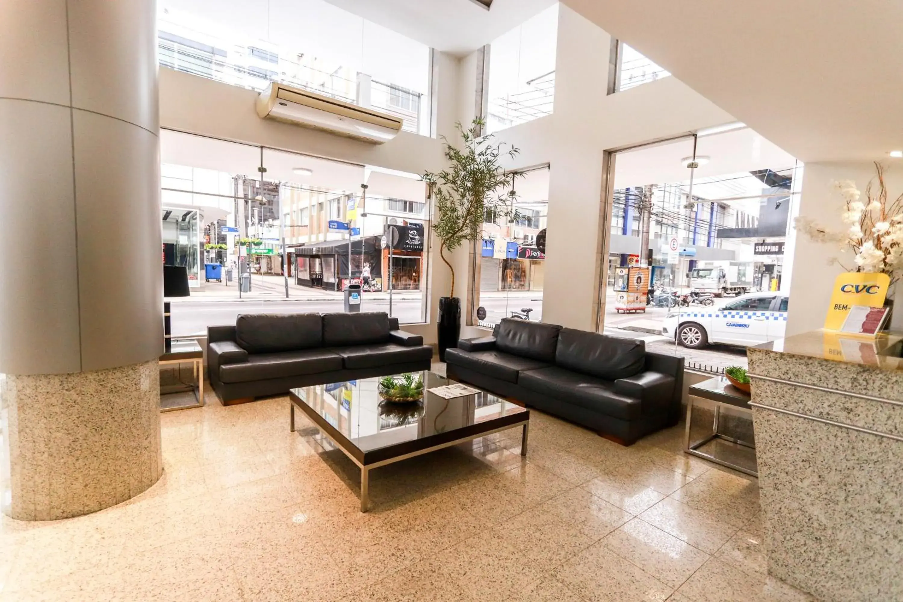 Lobby or reception in Hotel Pires Lobby or reception in Hotel Pires