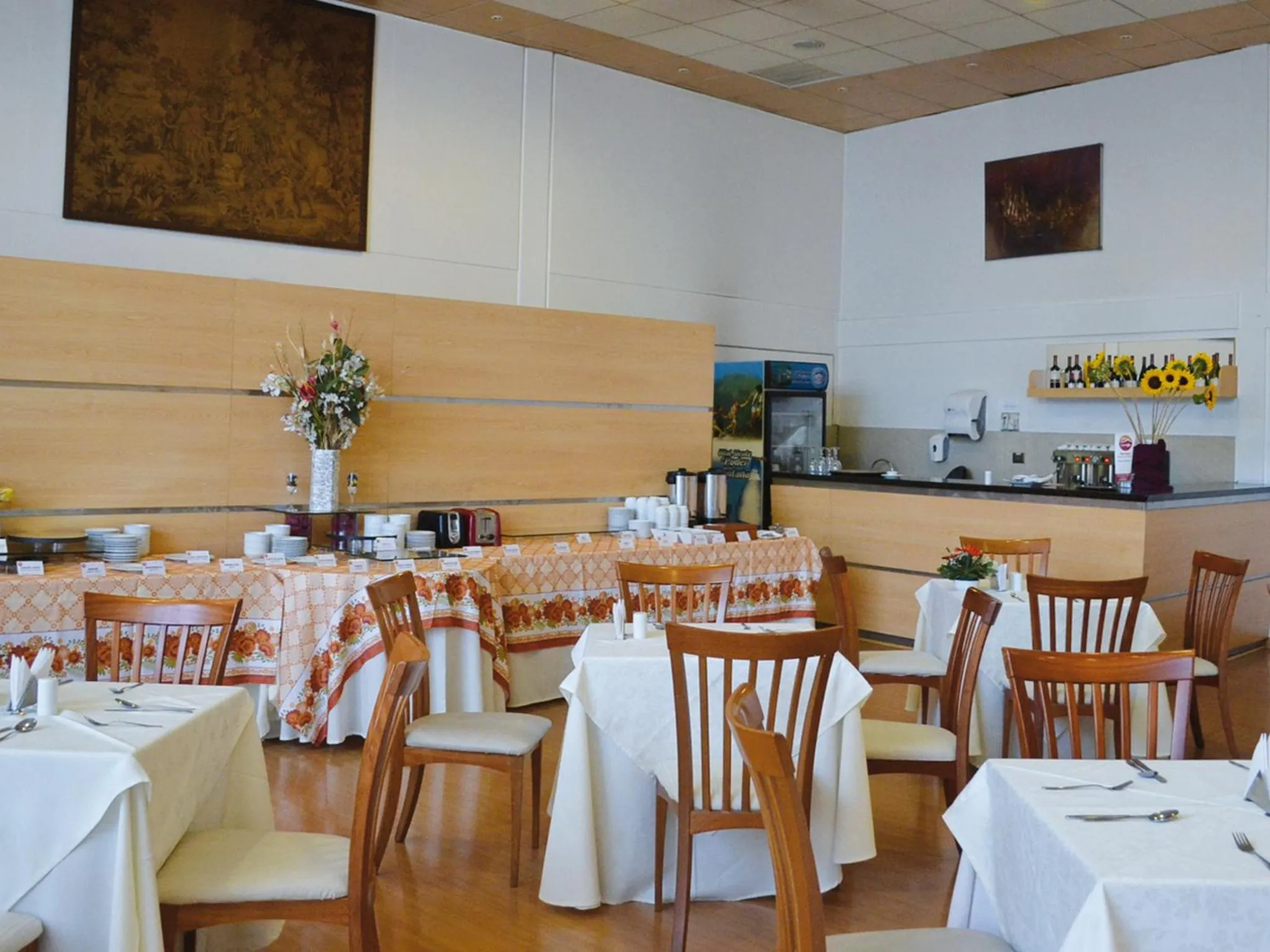 Restaurant/places to eat in Hotel Nippon y Centro de Eventos