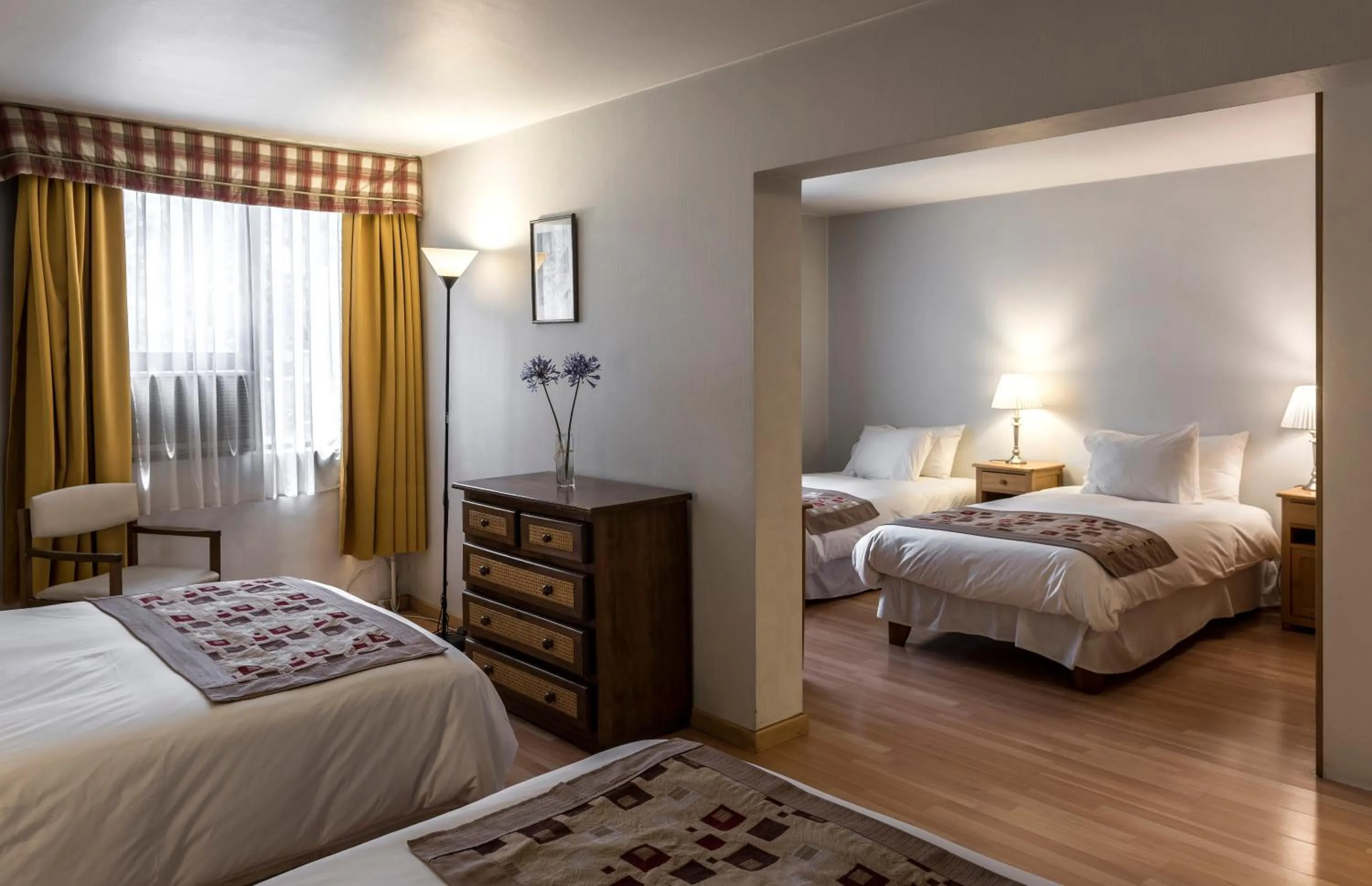 Family, Bed in Hotel Nippon y Centro de Eventos