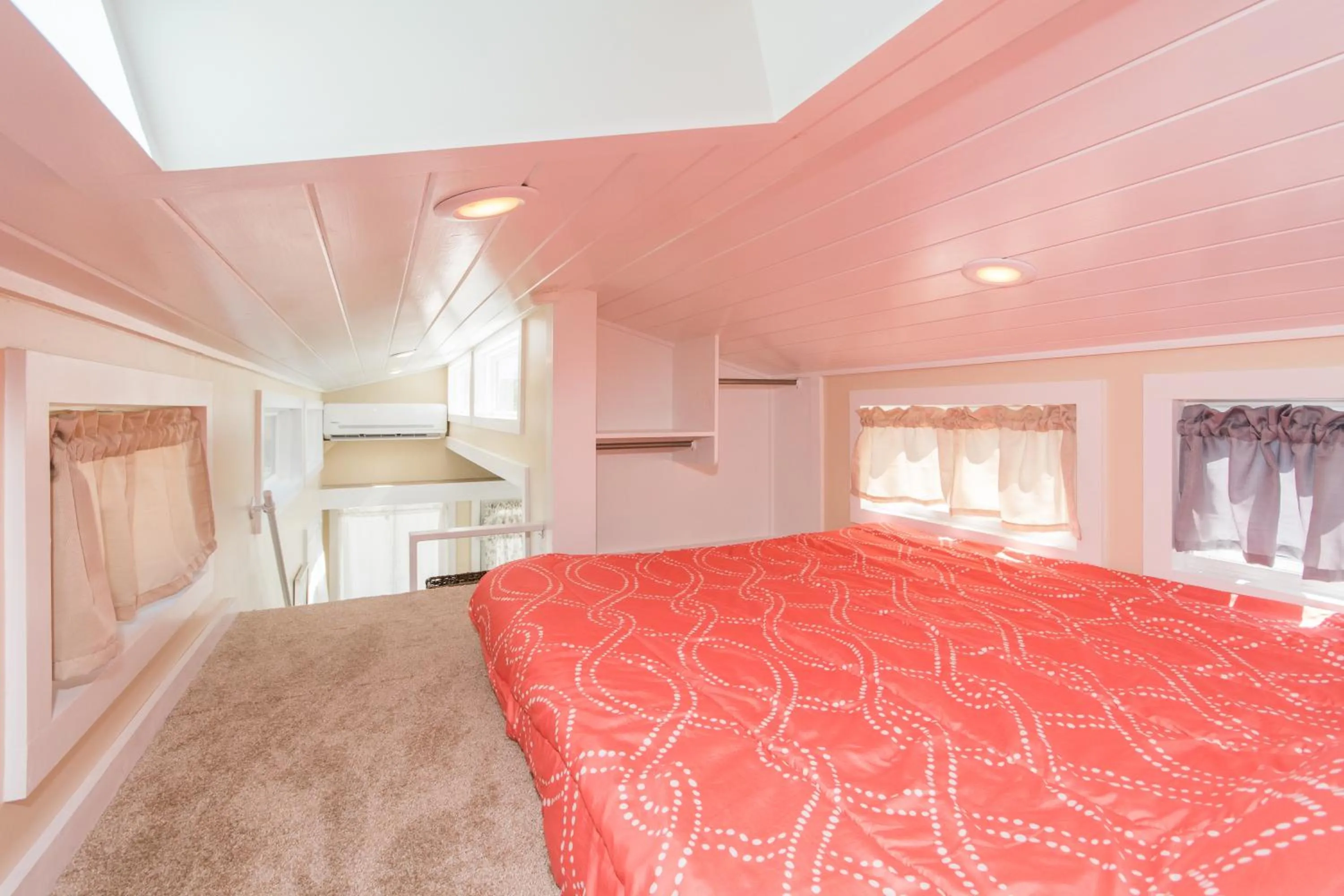 Bed in Tiny House Siesta