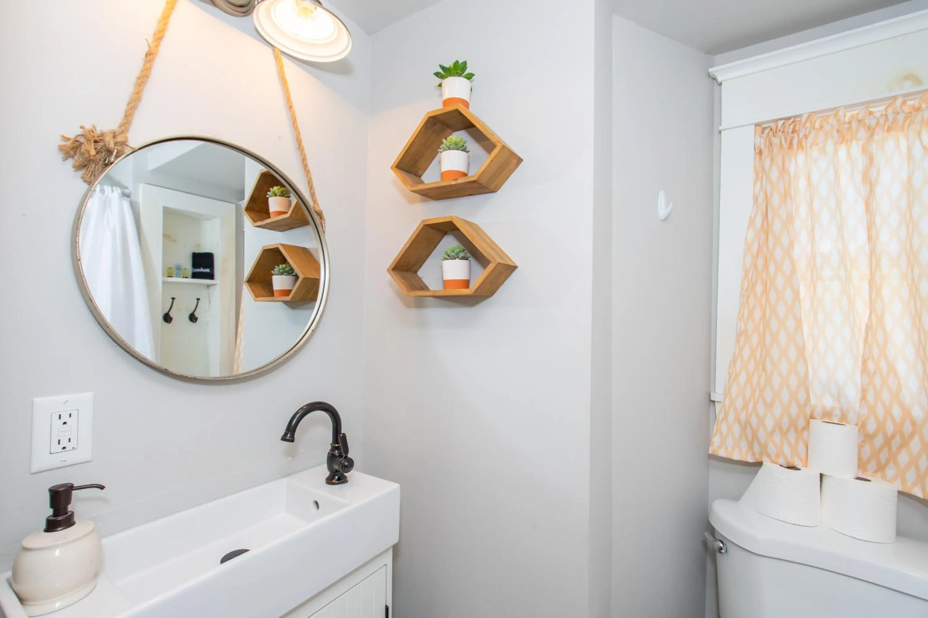 Bathroom in Tiny House Siesta