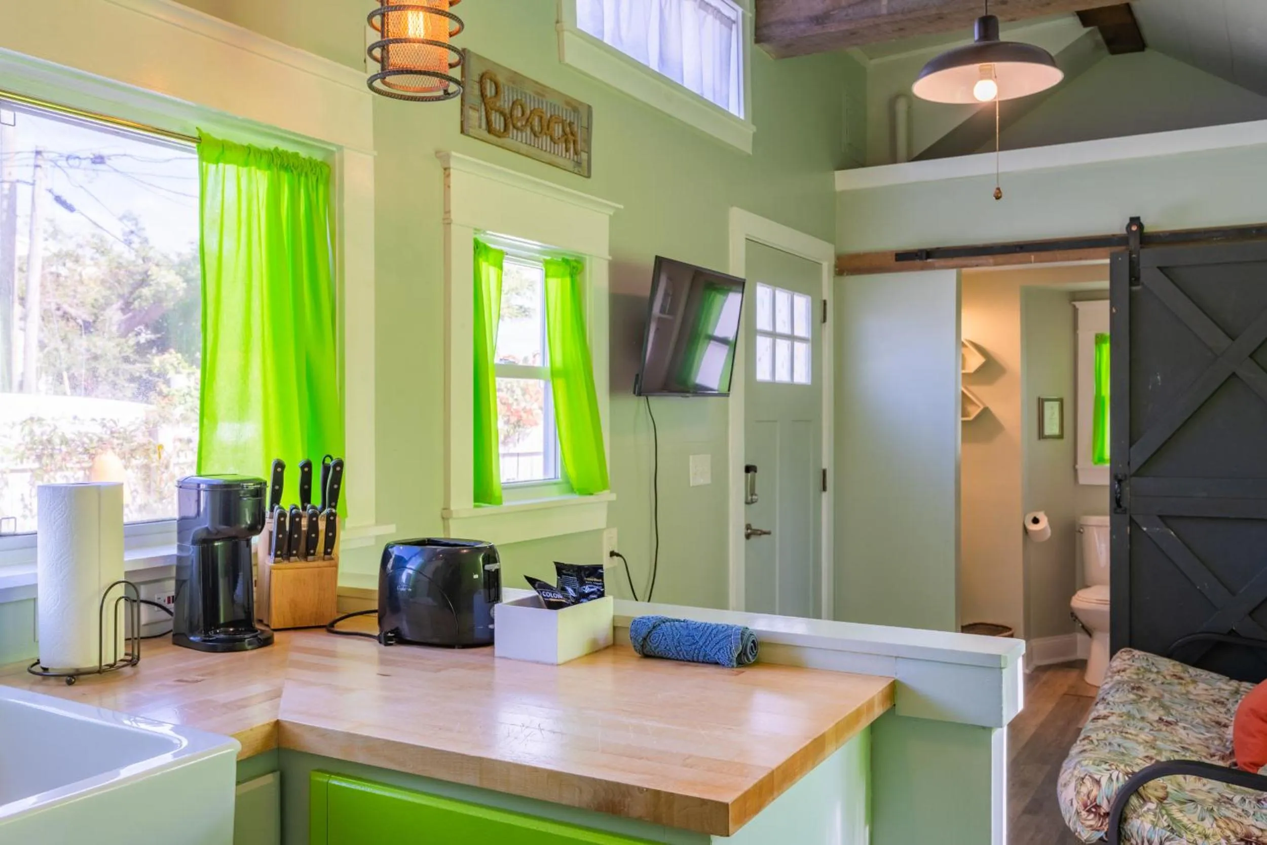 TV and multimedia in Tiny House Siesta