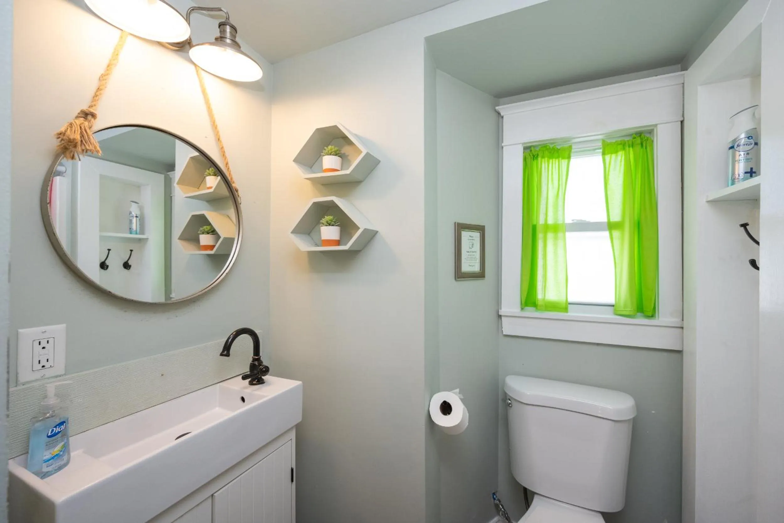 Shower in Tiny House Siesta