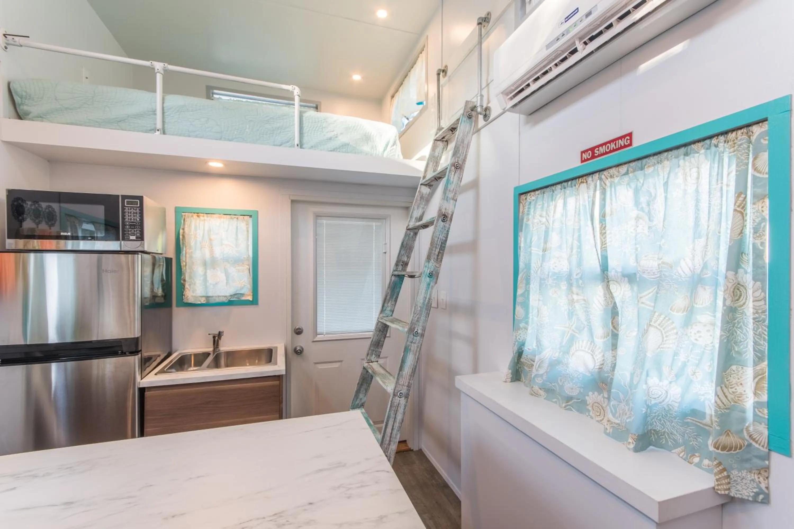 Bed in Tiny House Siesta