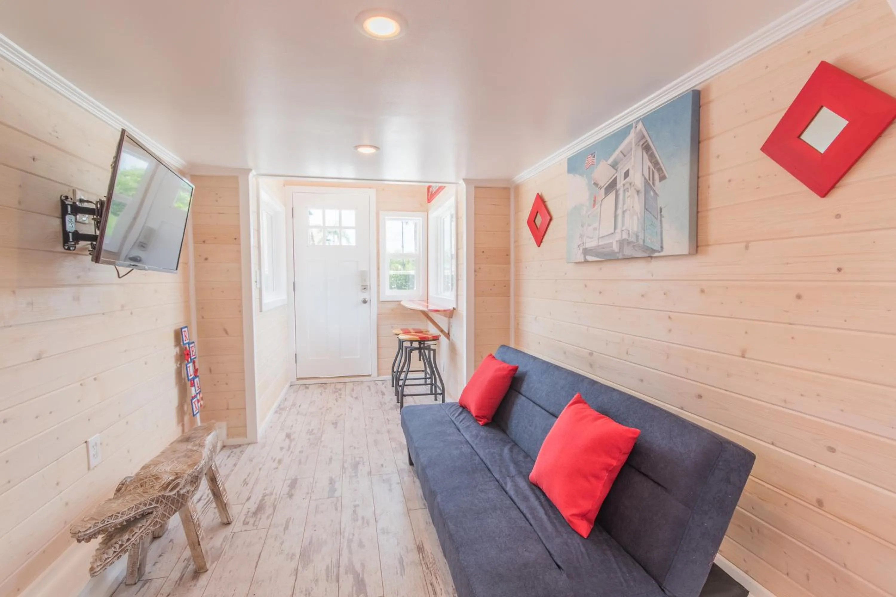 TV and multimedia in Tiny House Siesta