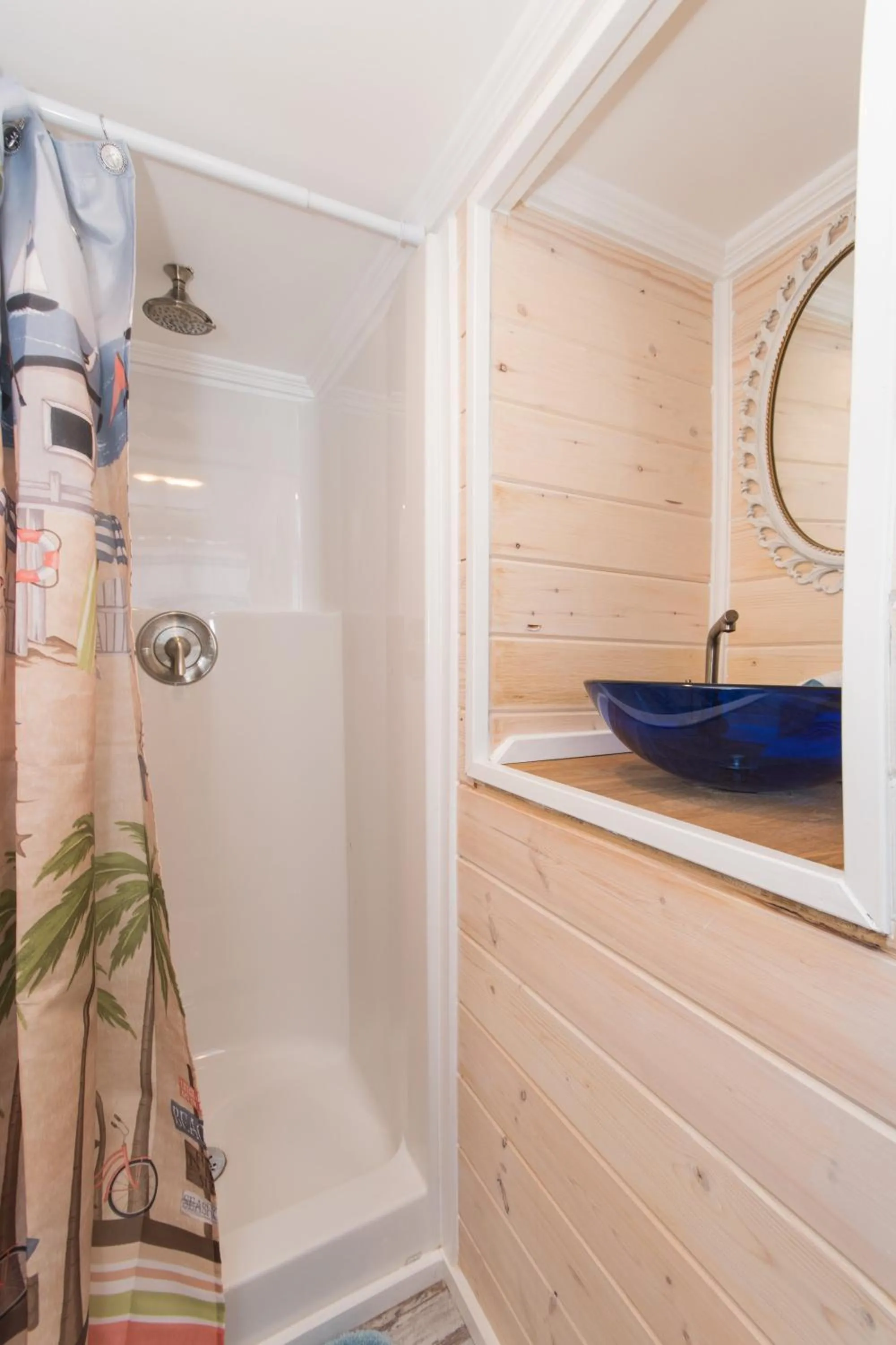 Shower in Tiny House Siesta