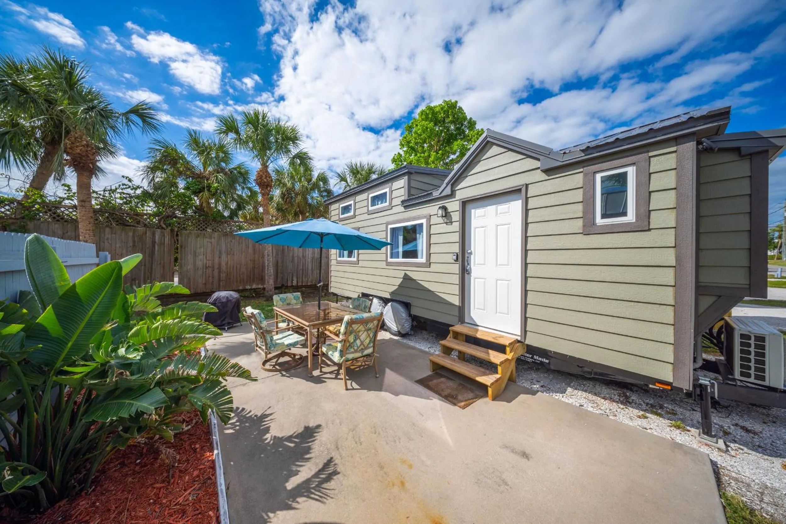 Property building in Tiny House Siesta