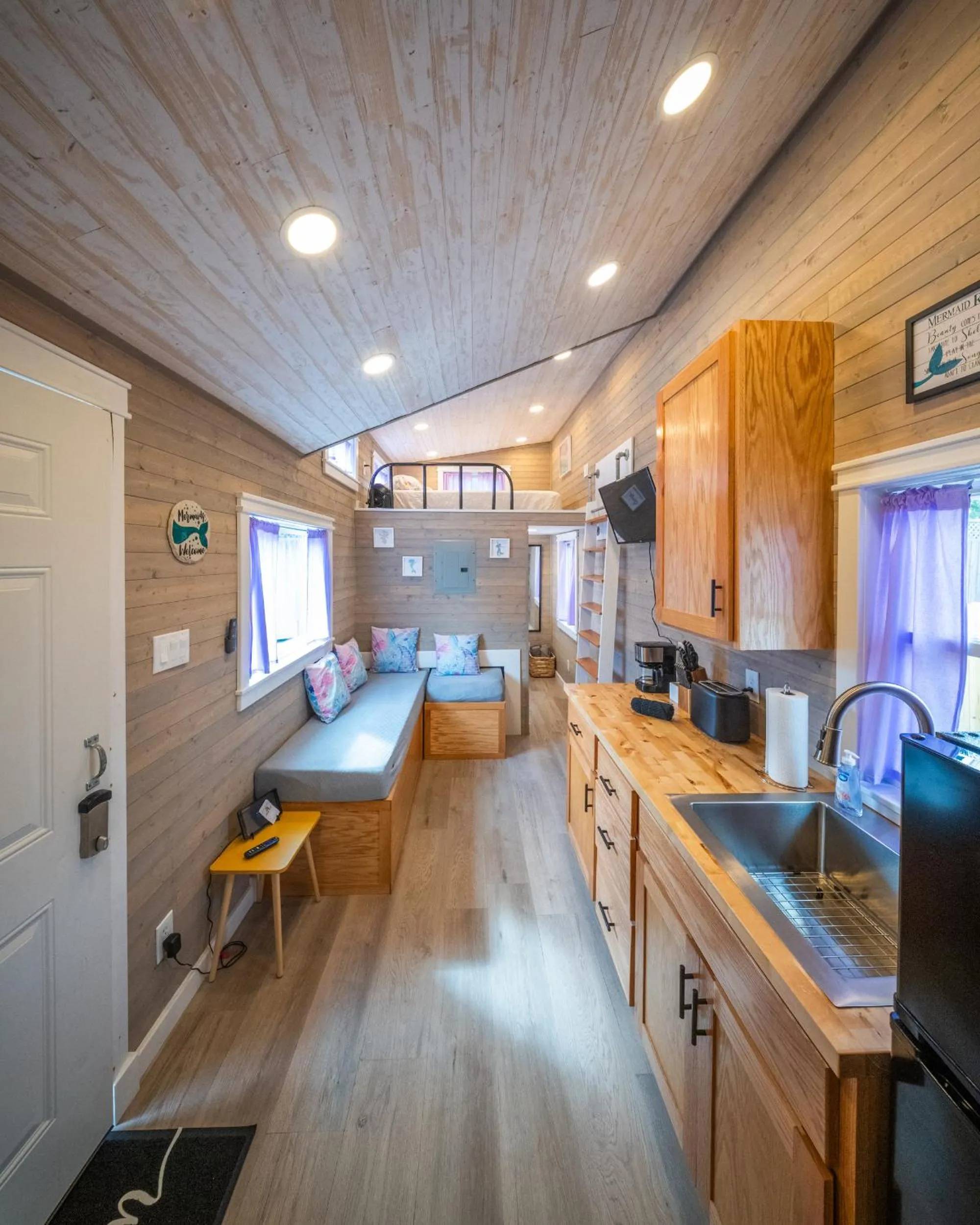 TV and multimedia in Tiny House Siesta
