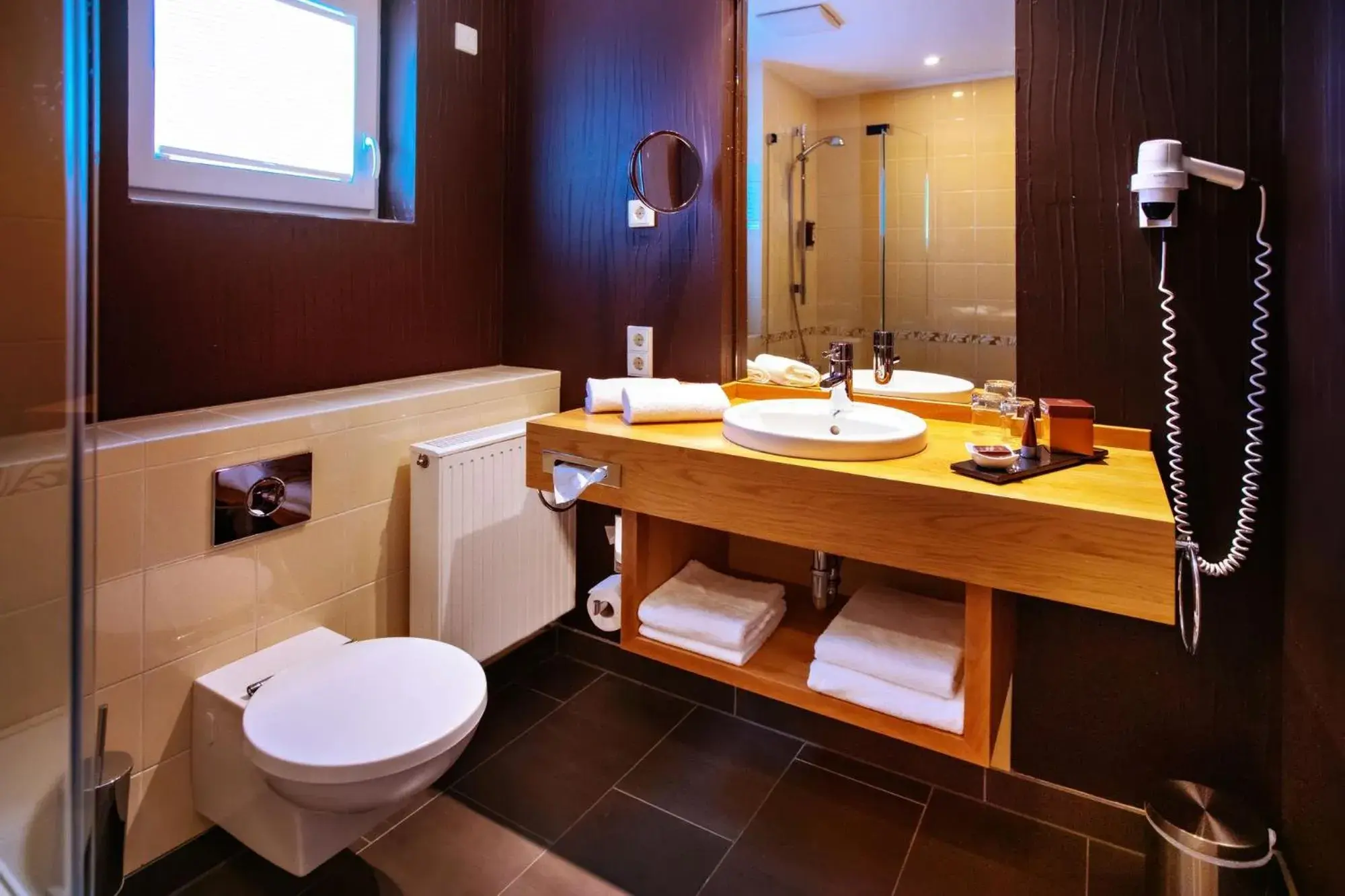 Comfort Plus Zimmer GOLF Arrangement mit 18 Loch Greenfee - single occupancy in Golf & Resort Hotel Gut Heckenhof Comfort Plus Zimmer GOLF Arrangement mit 18 Loch Greenfee - single occupancy in Golf & Resort Hotel Gut Heckenhof