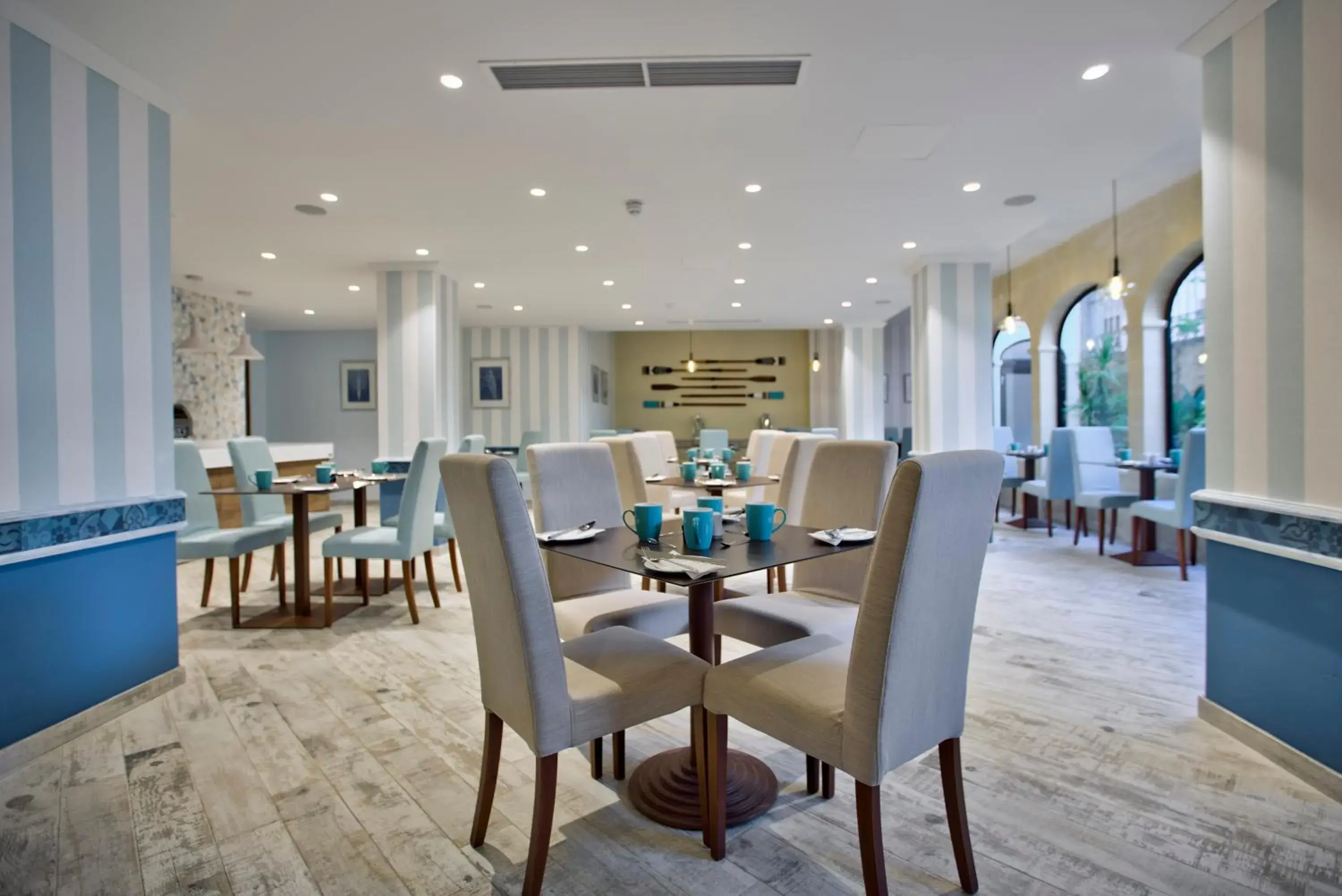 Restaurant/places to eat in Hotel Santana Restaurant/places to eat in Hotel Santana