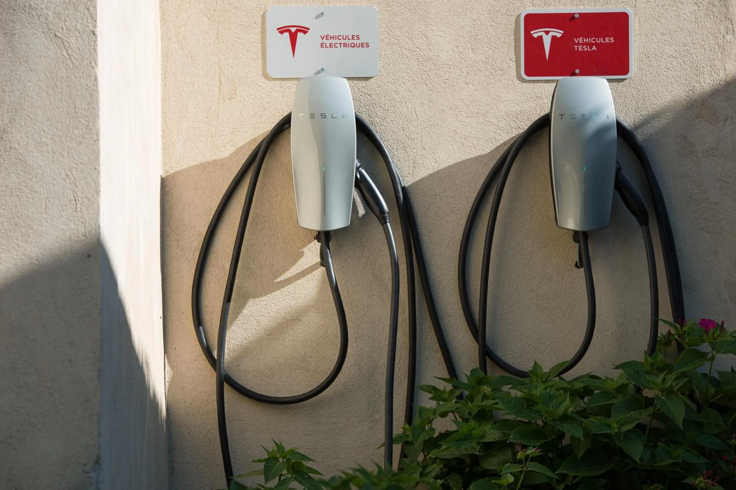 Parking in Logis Hôtel Castel Mouisson