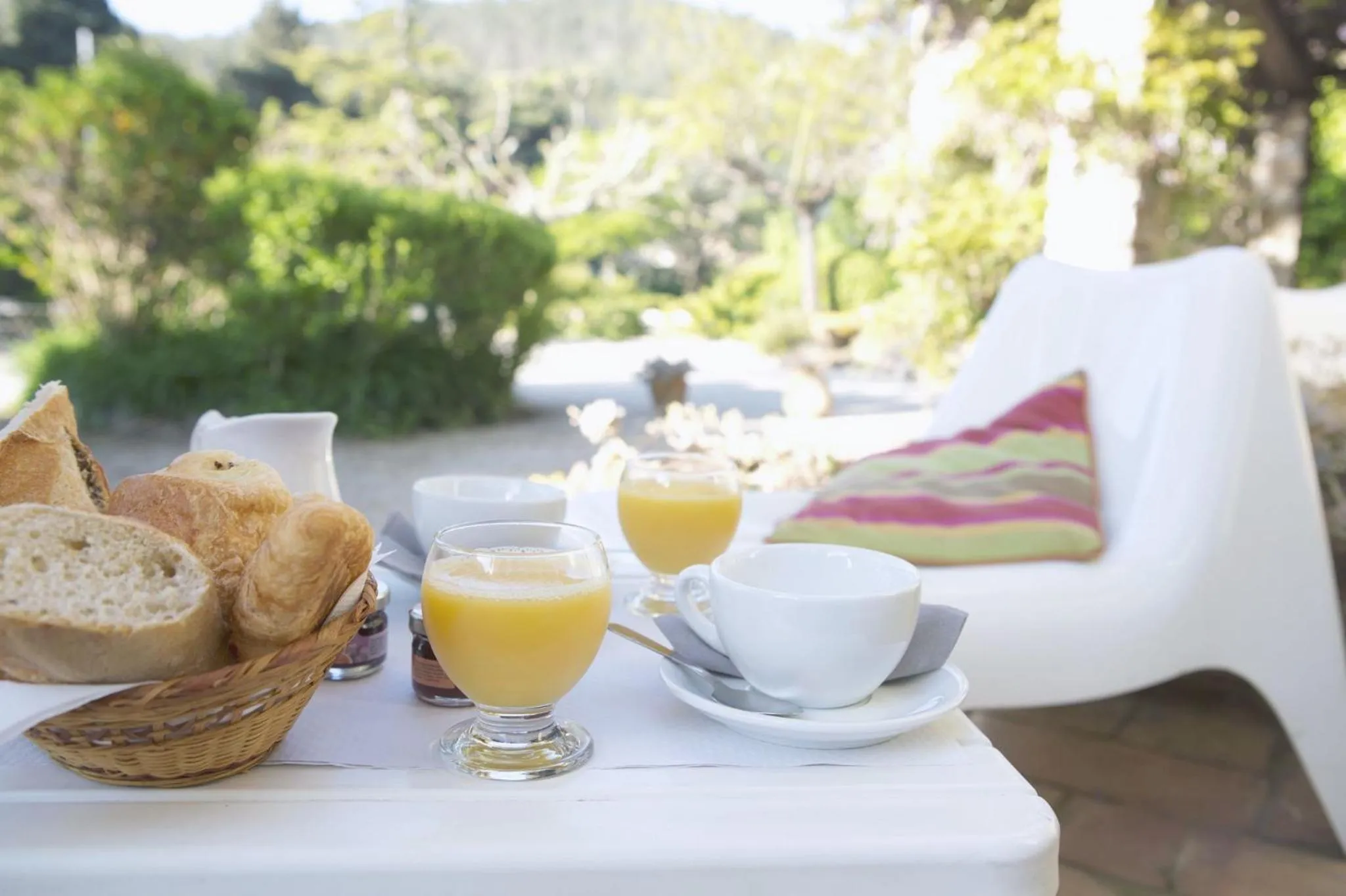 Day in Logis Hôtel Castel Mouisson