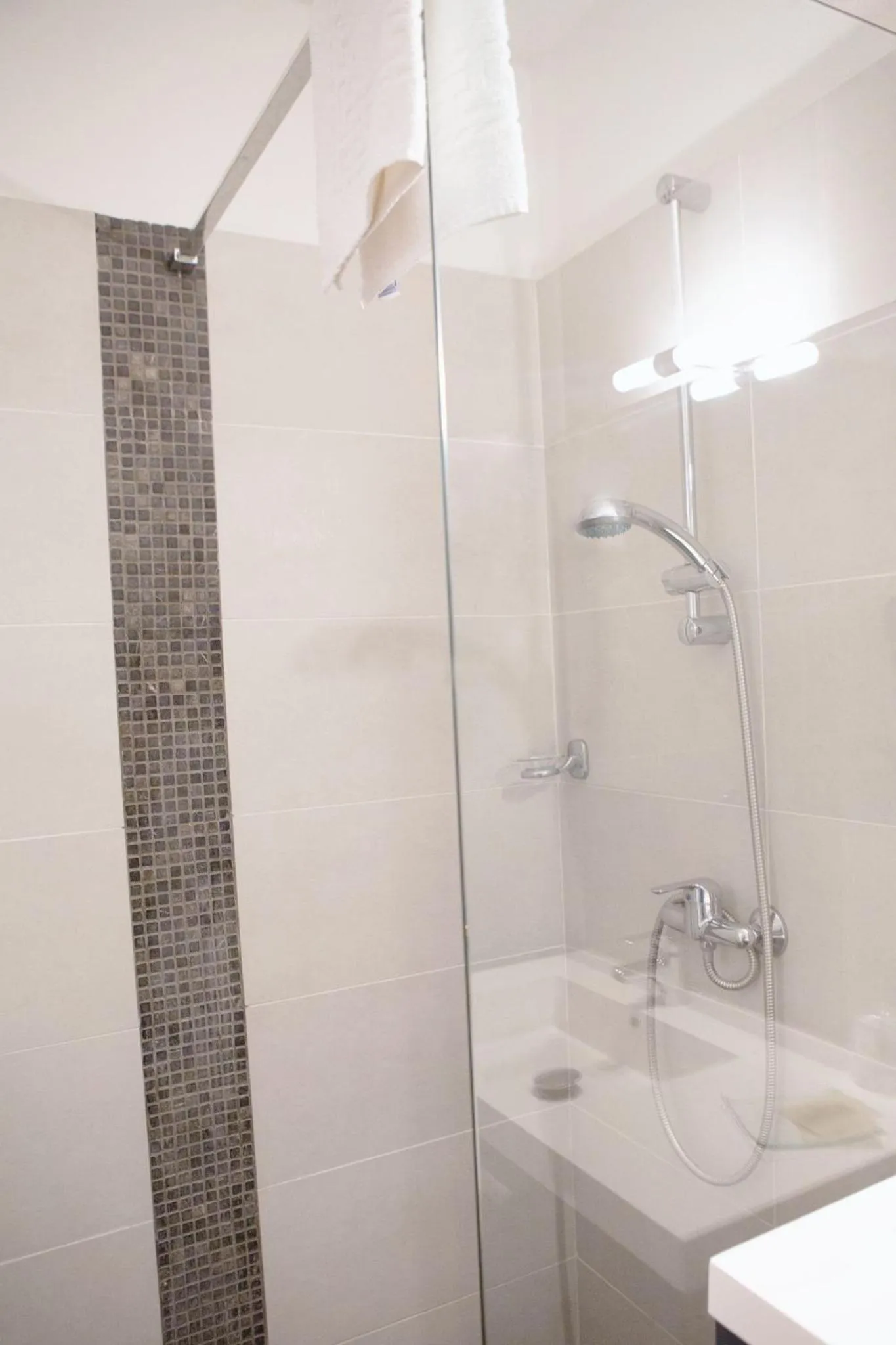 Bathroom in Logis Hôtel Castel Mouisson