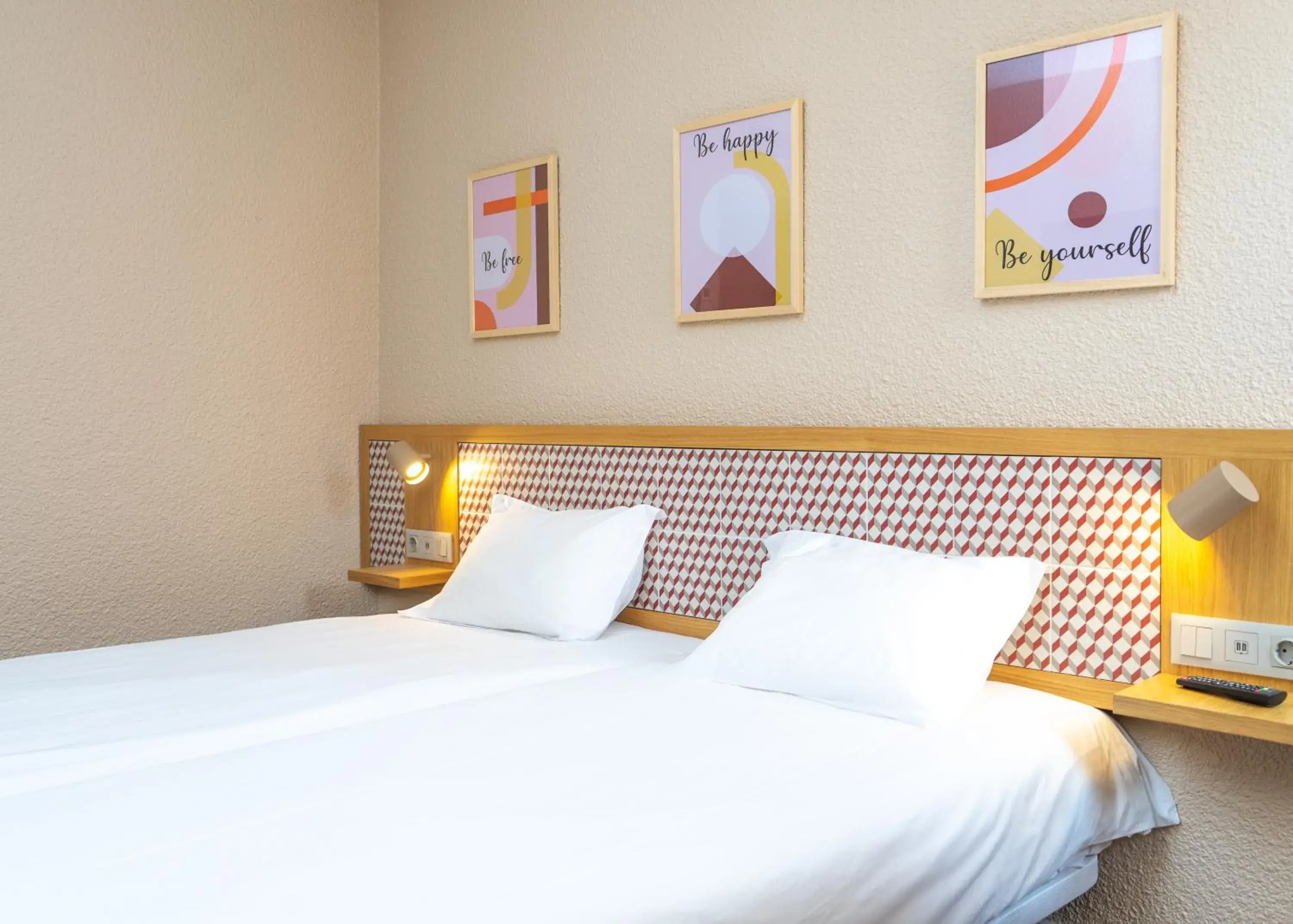 Bedroom, Bed in Flag Hotel Lisboa Oeiras Bedroom, Bed in Flag Hotel Lisboa Oeiras