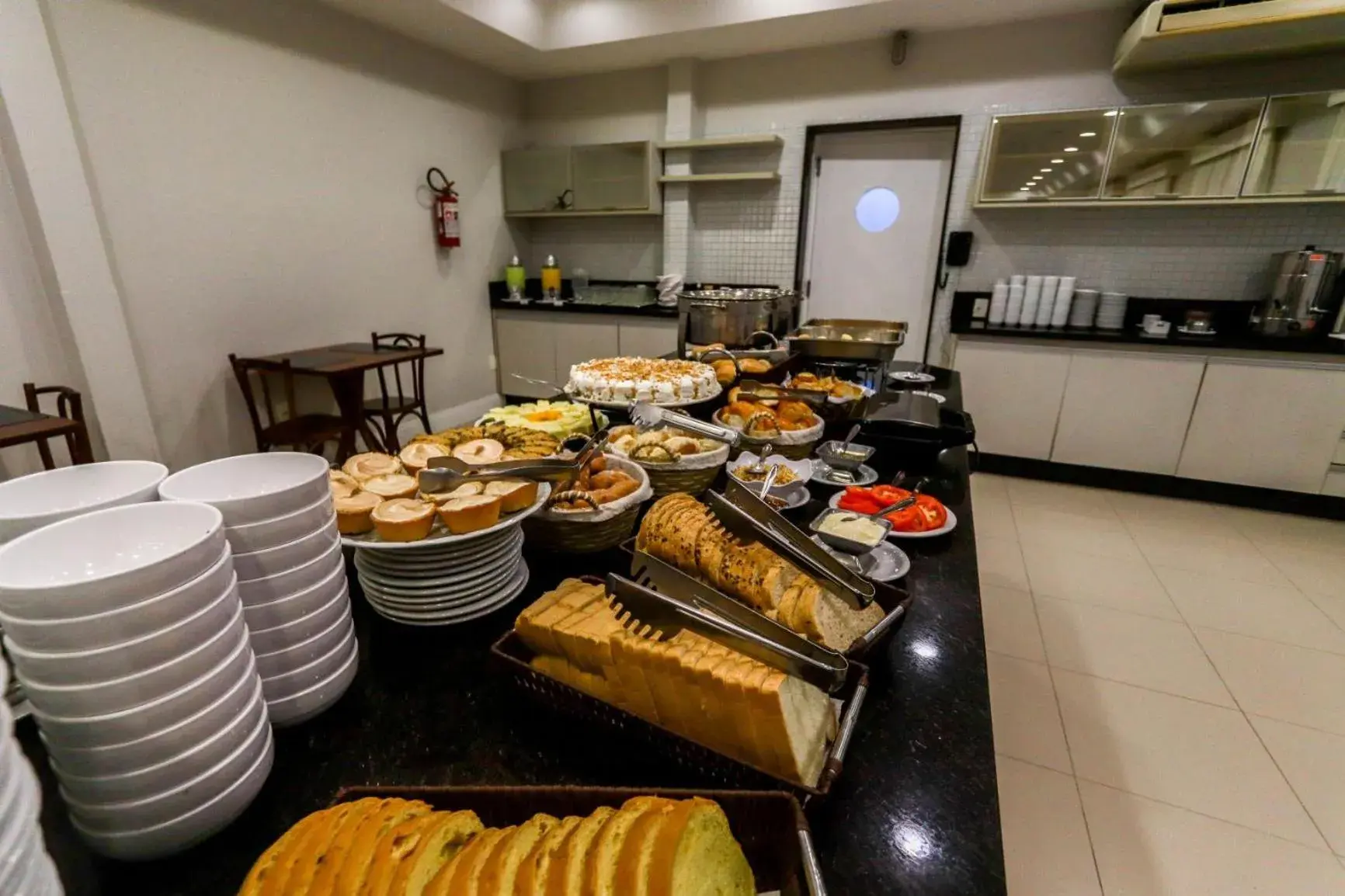 Food and drinks in Hotel Ryan Food and drinks in Hotel Ryan