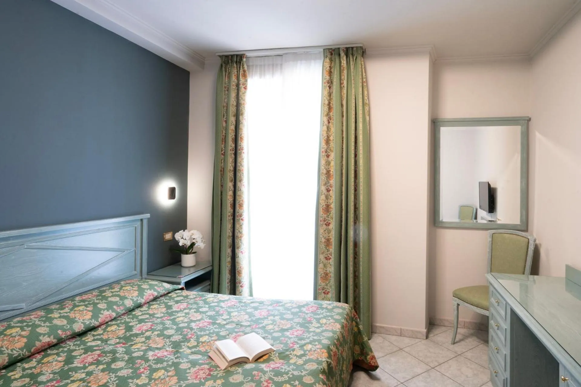 Photo of the whole room, Bed in Cavour 30TRE - Hotel Moderno