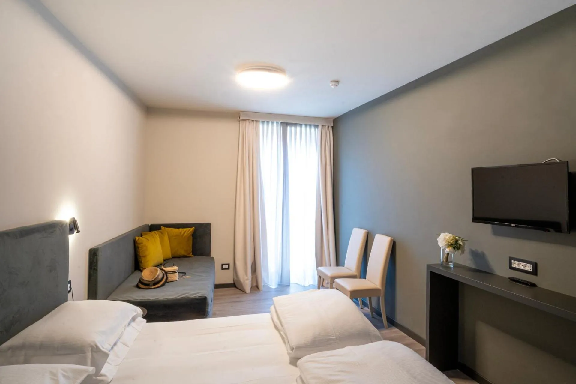 Photo of the whole room, Bed in Cavour 30TRE - Hotel Moderno