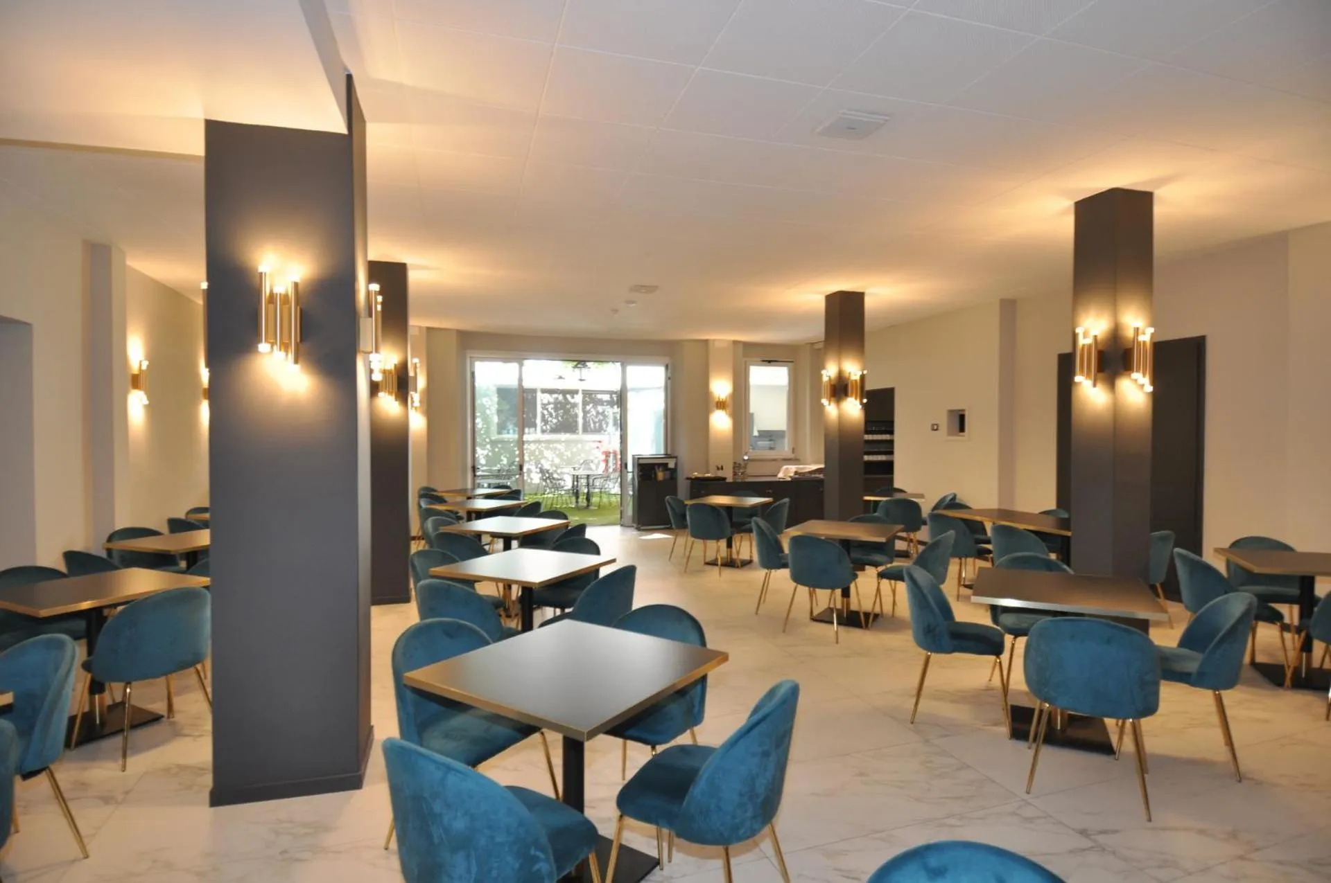 Restaurant/places to eat in Cavour 30TRE - Hotel Moderno