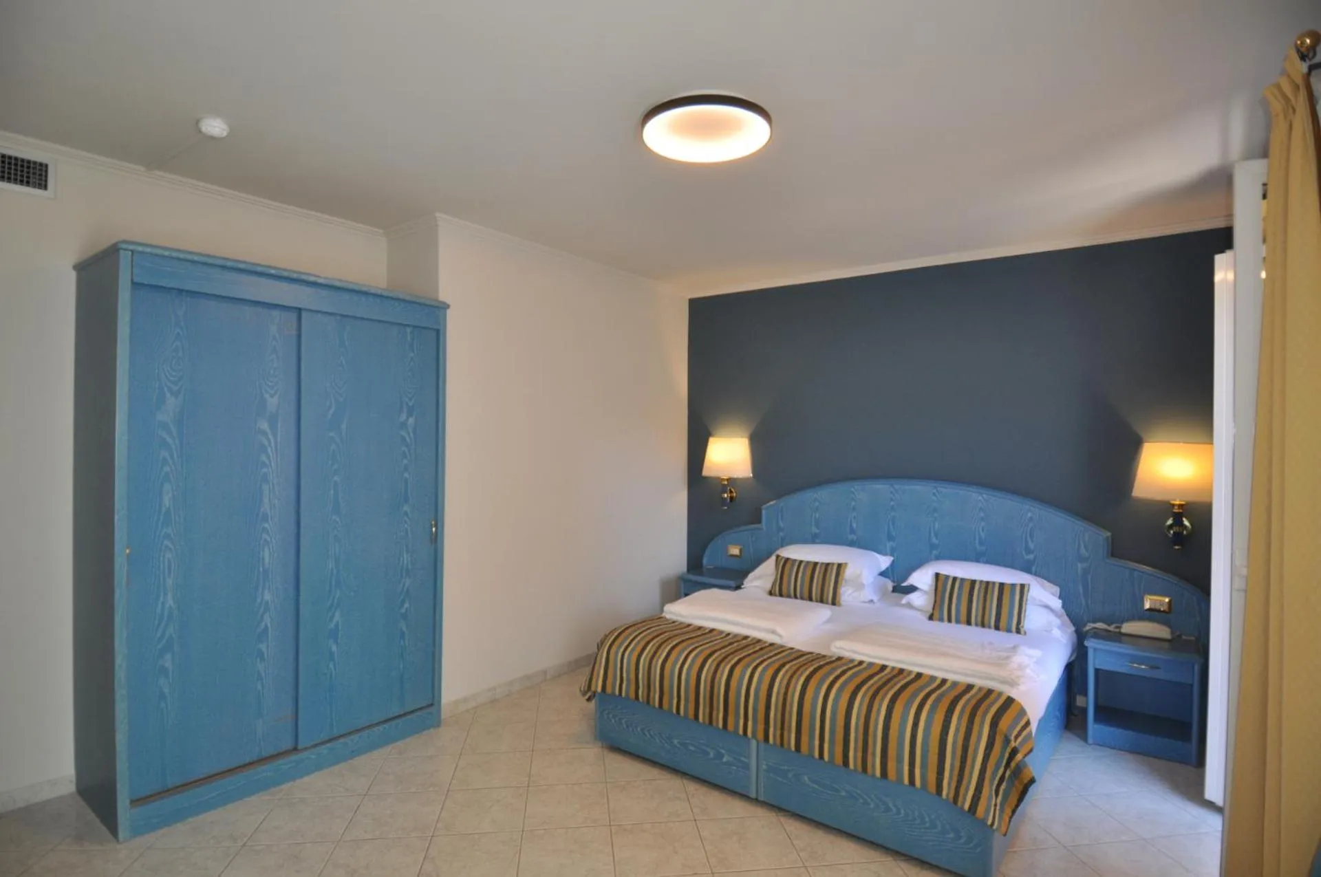 Photo of the whole room, Bed in Cavour 30TRE - Hotel Moderno