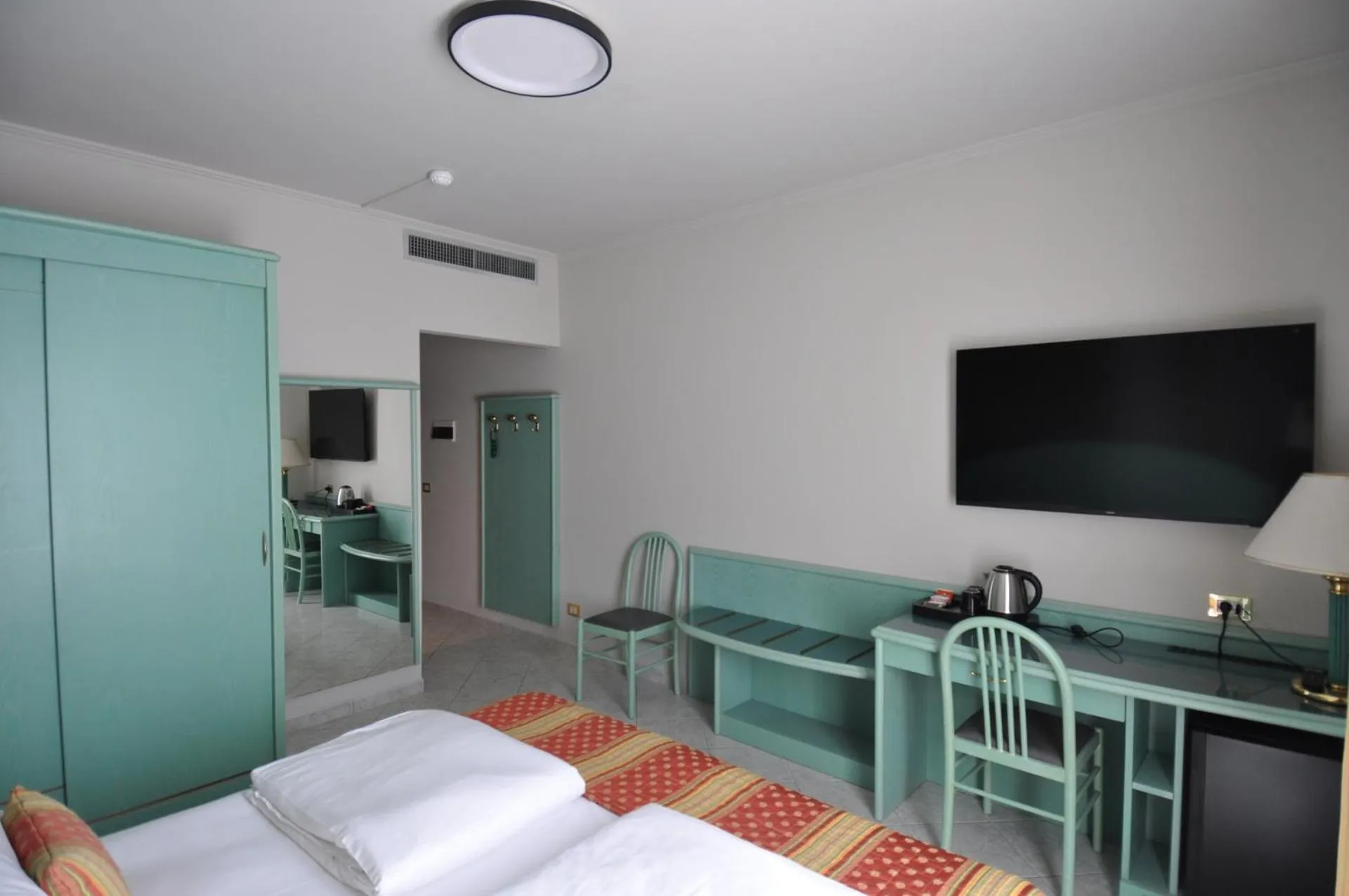 Photo of the whole room, Bed in Cavour 30TRE - Hotel Moderno