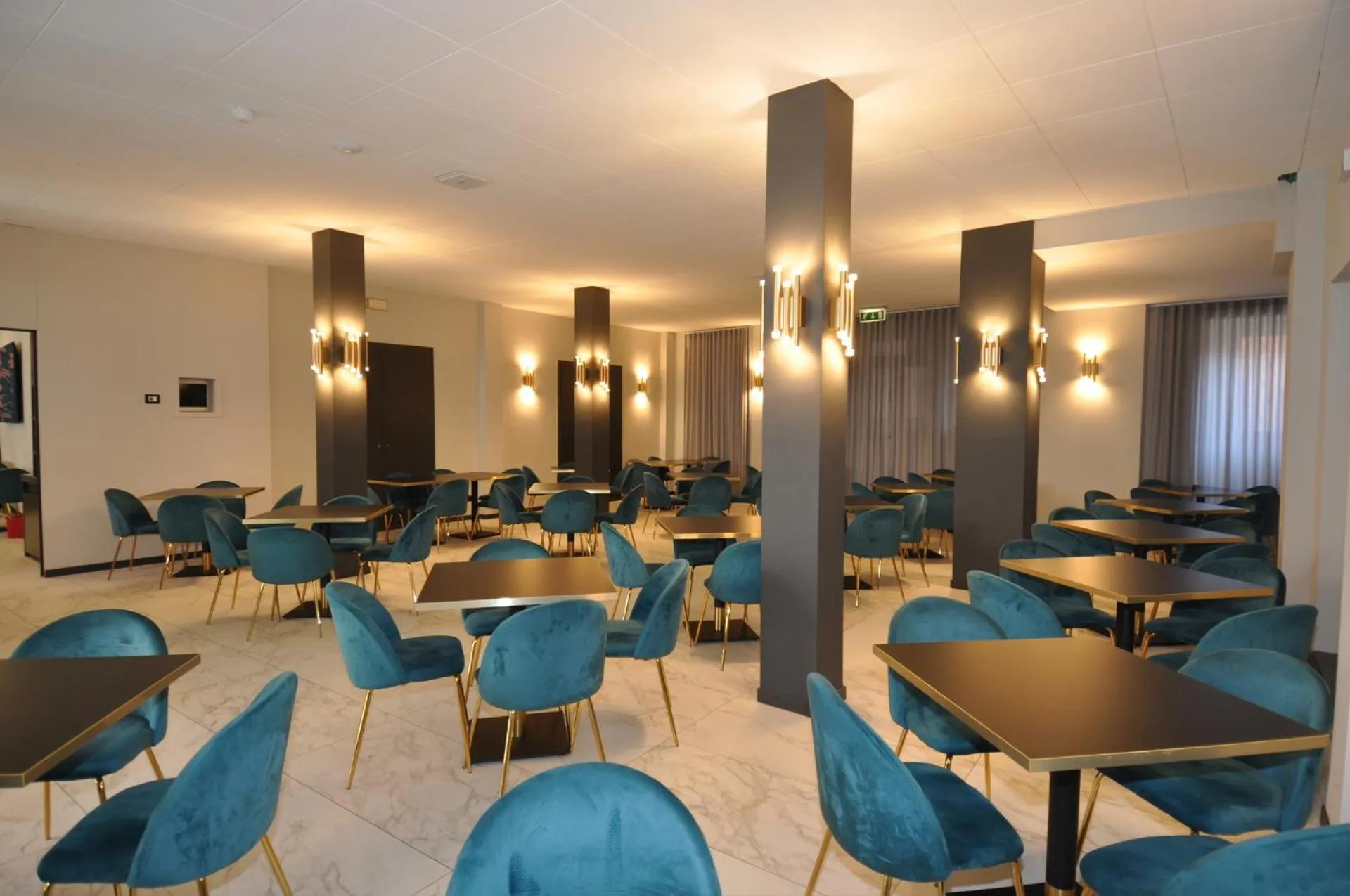 Restaurant/places to eat in Cavour 30TRE - Hotel Moderno