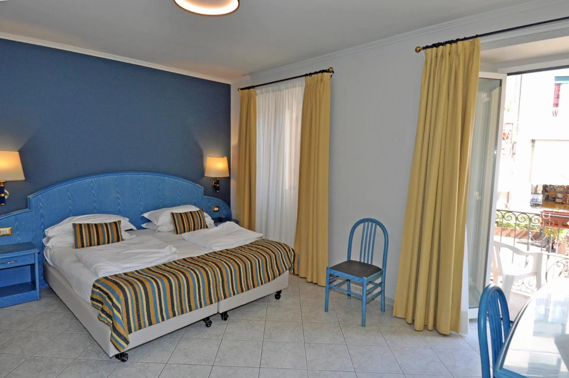 Bed in Cavour 30TRE - Hotel Moderno