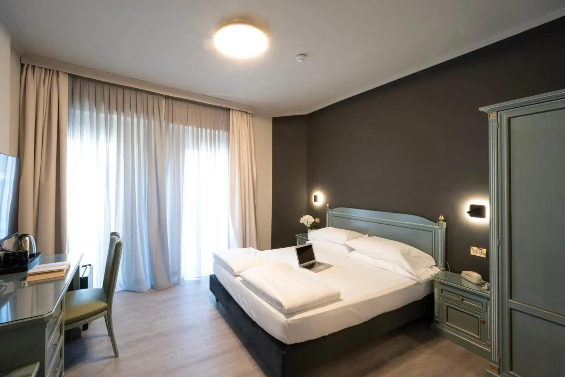 Premium Quadruple Room in Cavour 30TRE - Hotel Moderno Premium Quadruple Room in Cavour 30TRE - Hotel Moderno