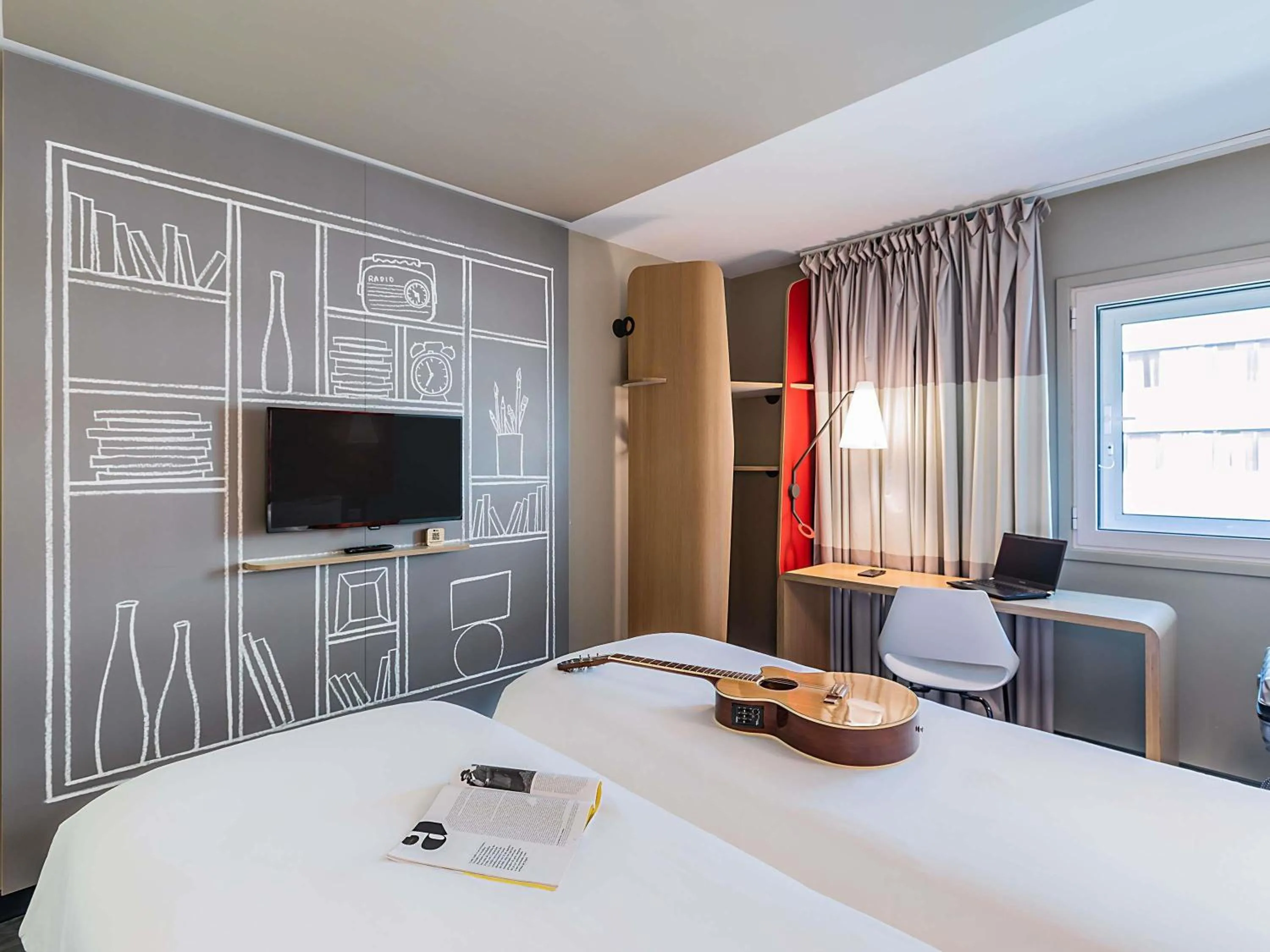 Bedroom, Bed in Hotel ibis Lisboa Liberdade