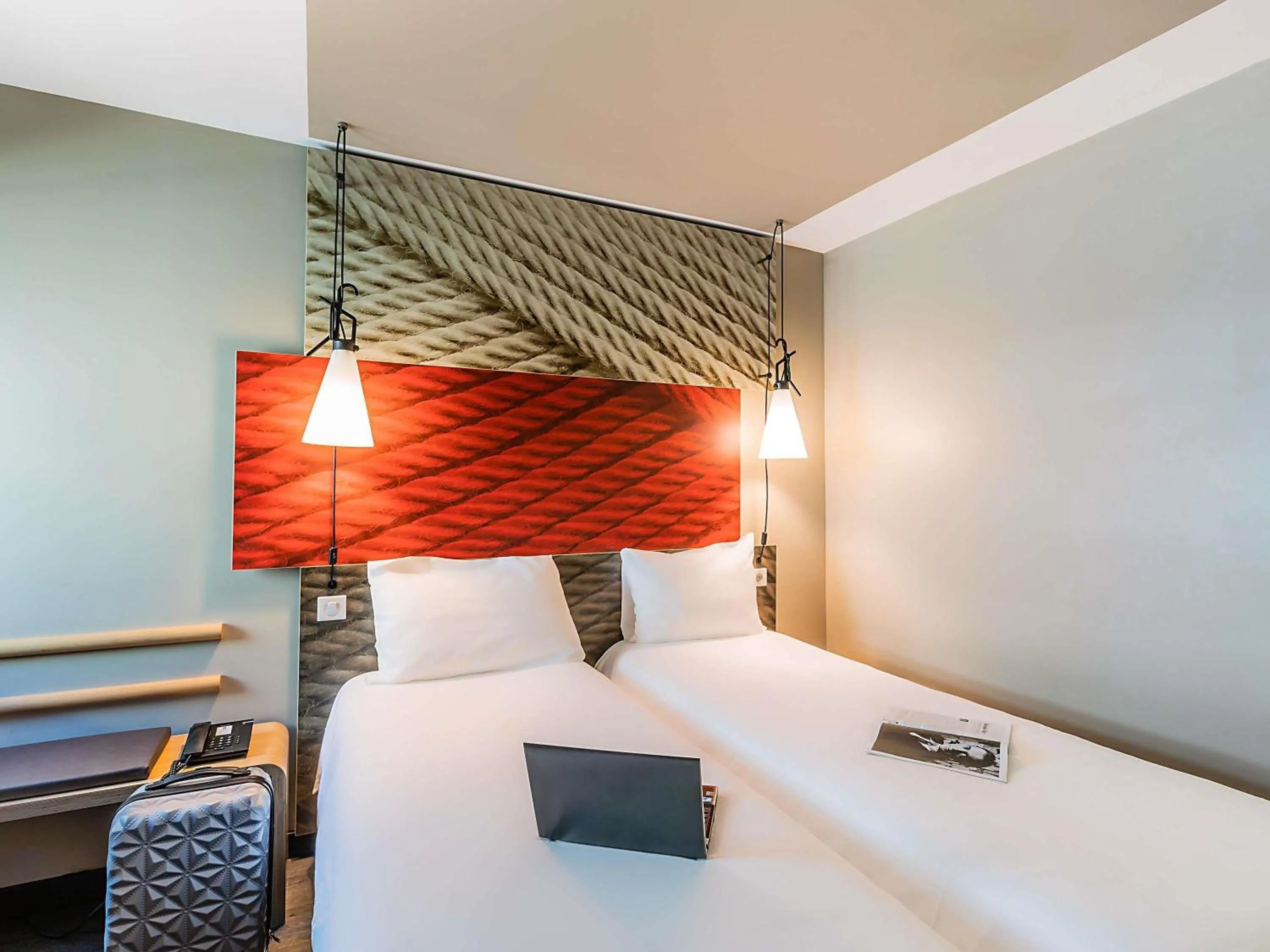 Bedroom, Bed in Hotel ibis Lisboa Liberdade