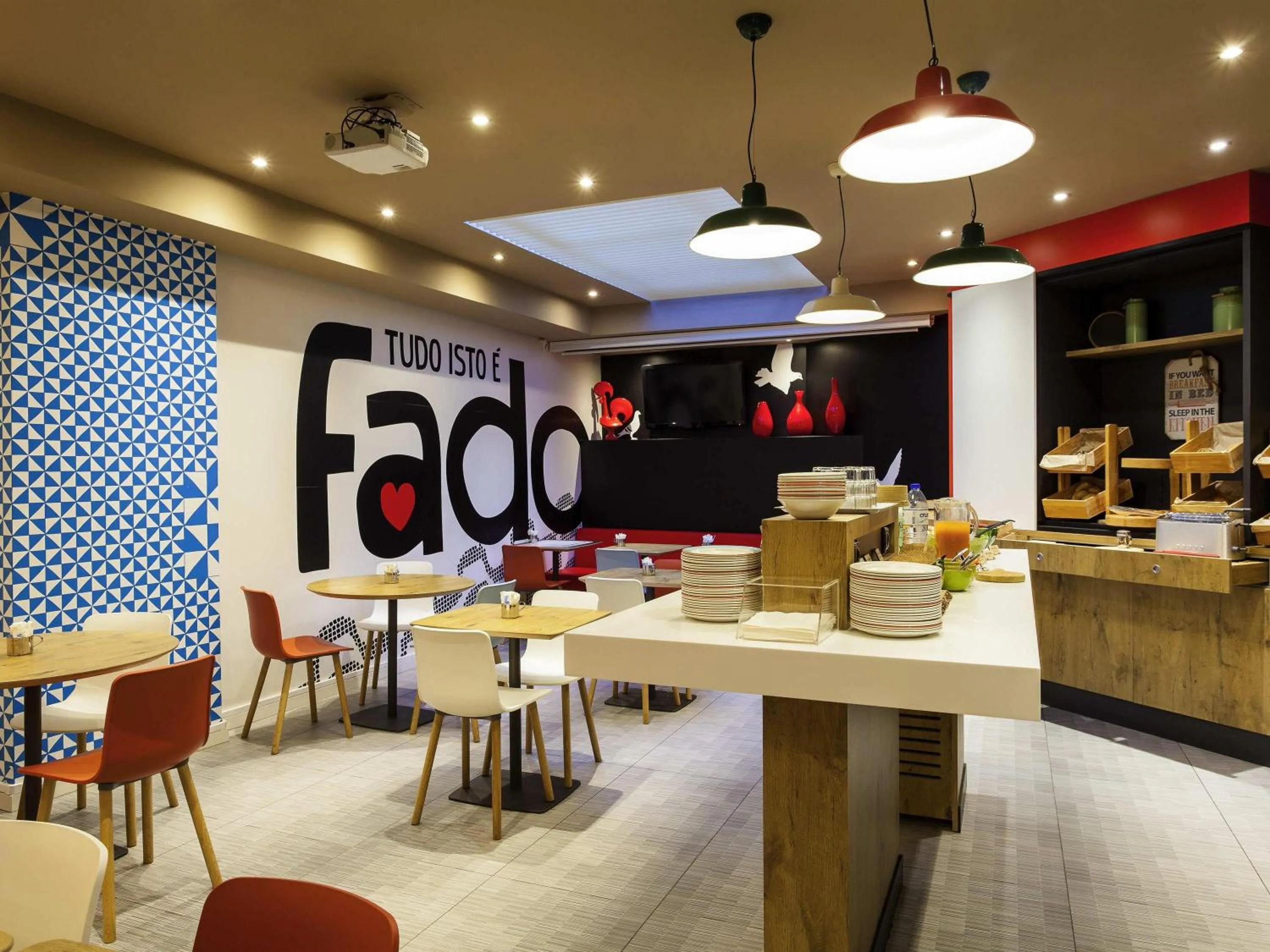 Restaurant/places to eat in Hotel ibis Lisboa Liberdade