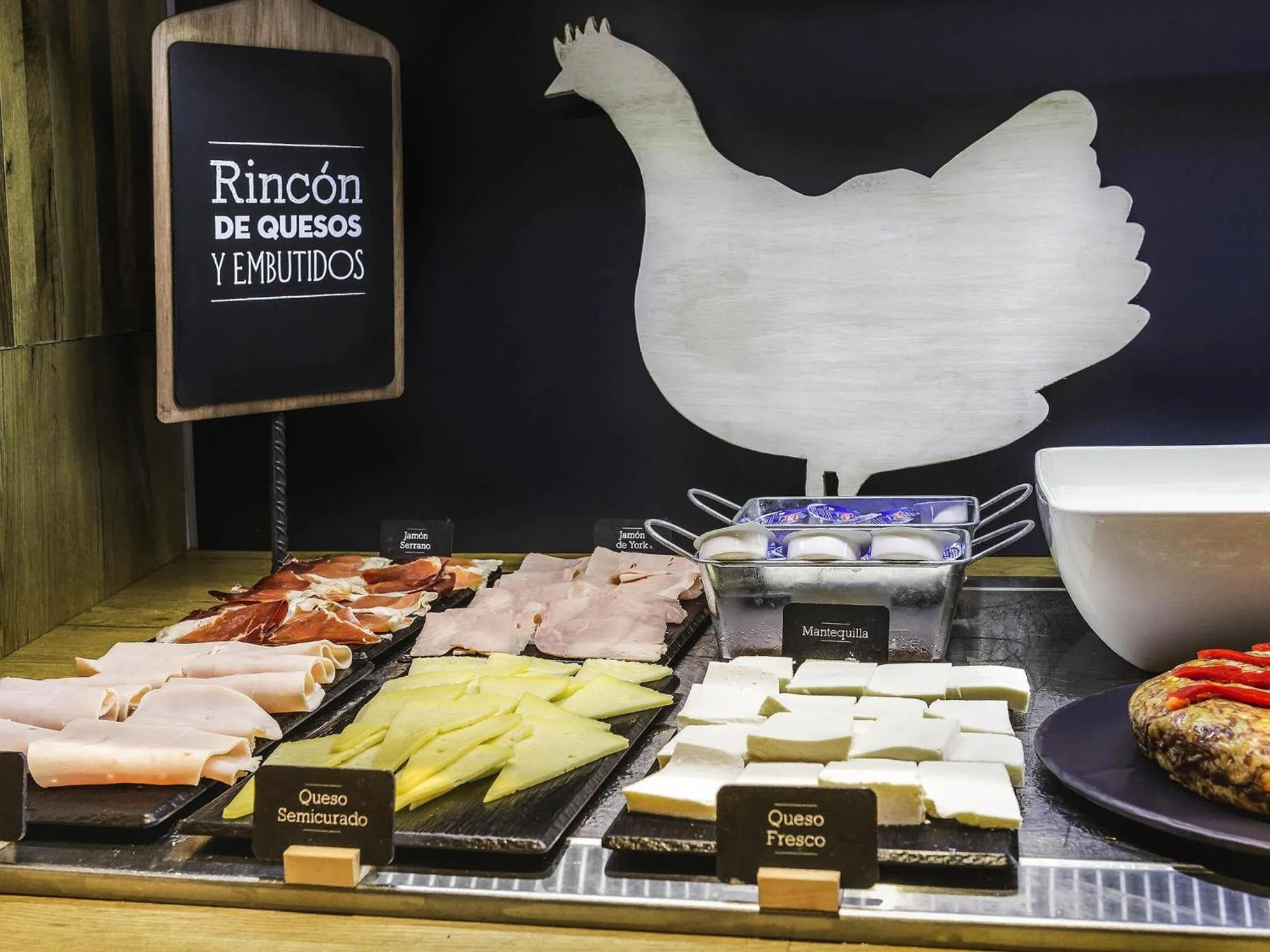 Restaurant/places to eat in Hotel ibis Lisboa Liberdade