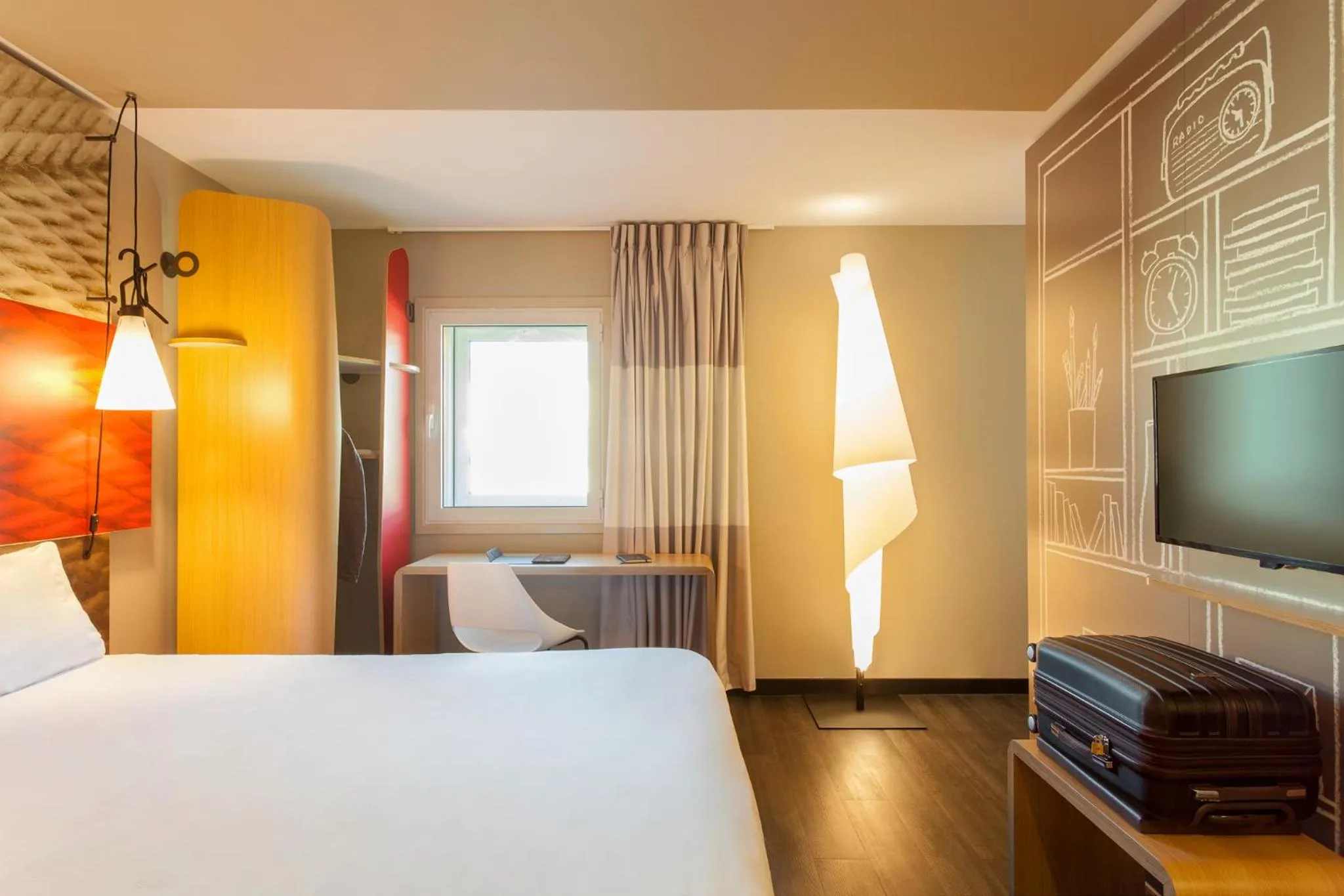 Bedroom, Bed in Hotel ibis Lisboa Liberdade