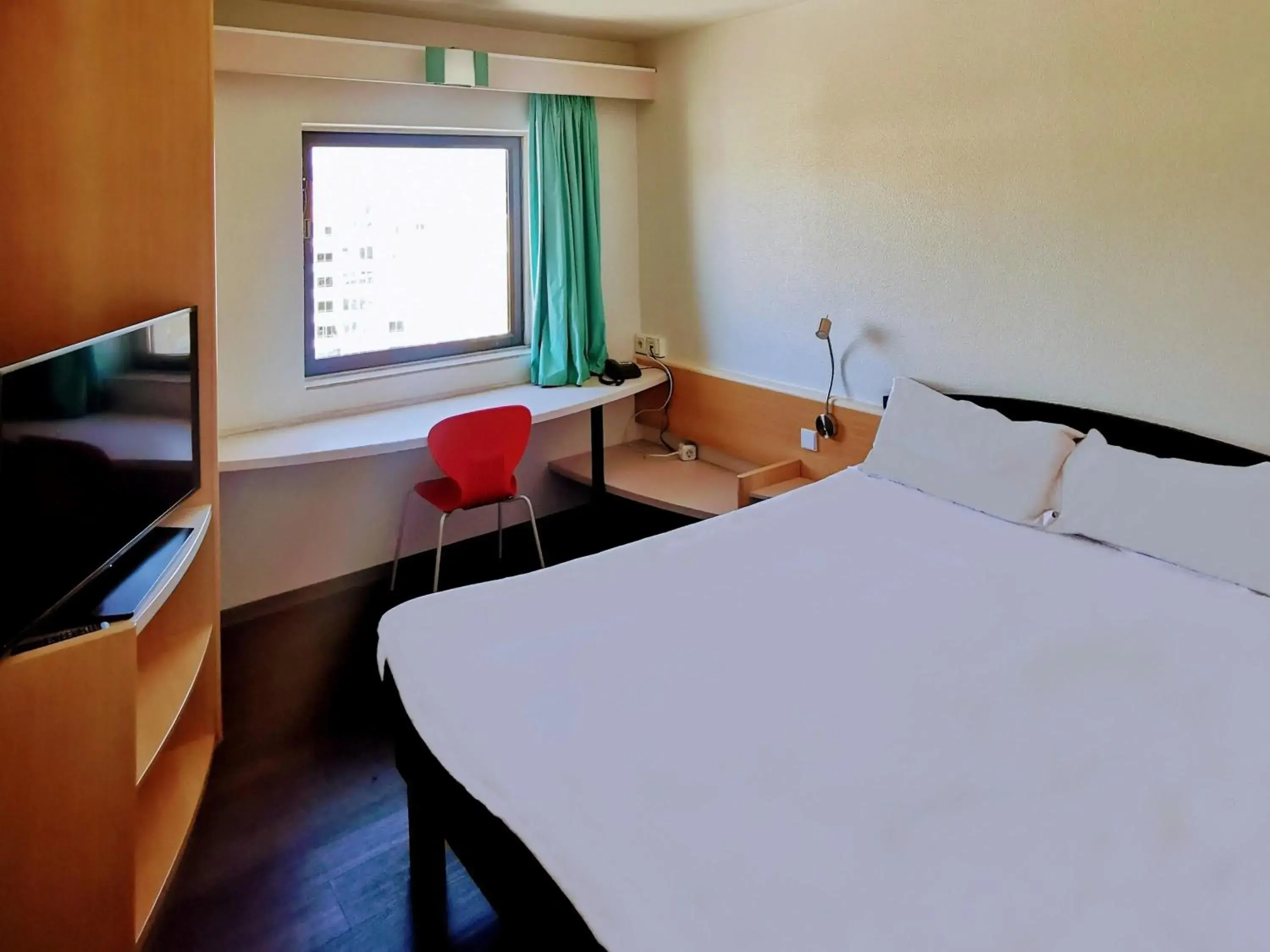 Property building, Bed in Hotel ibis Leiria Fatima Property building, Bed in Hotel ibis Leiria Fatima