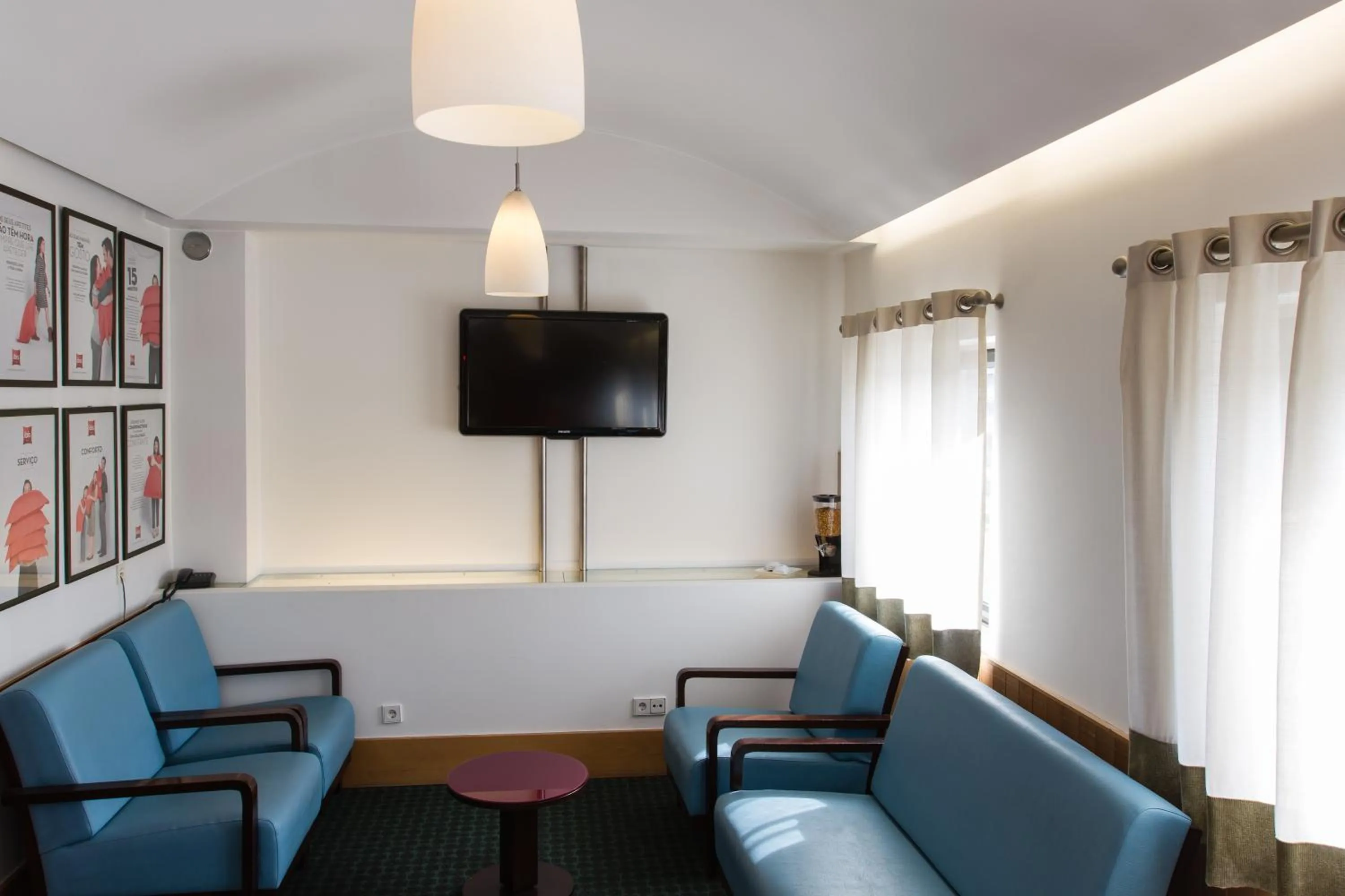 Lobby or reception in Hotel ibis Leiria Fatima