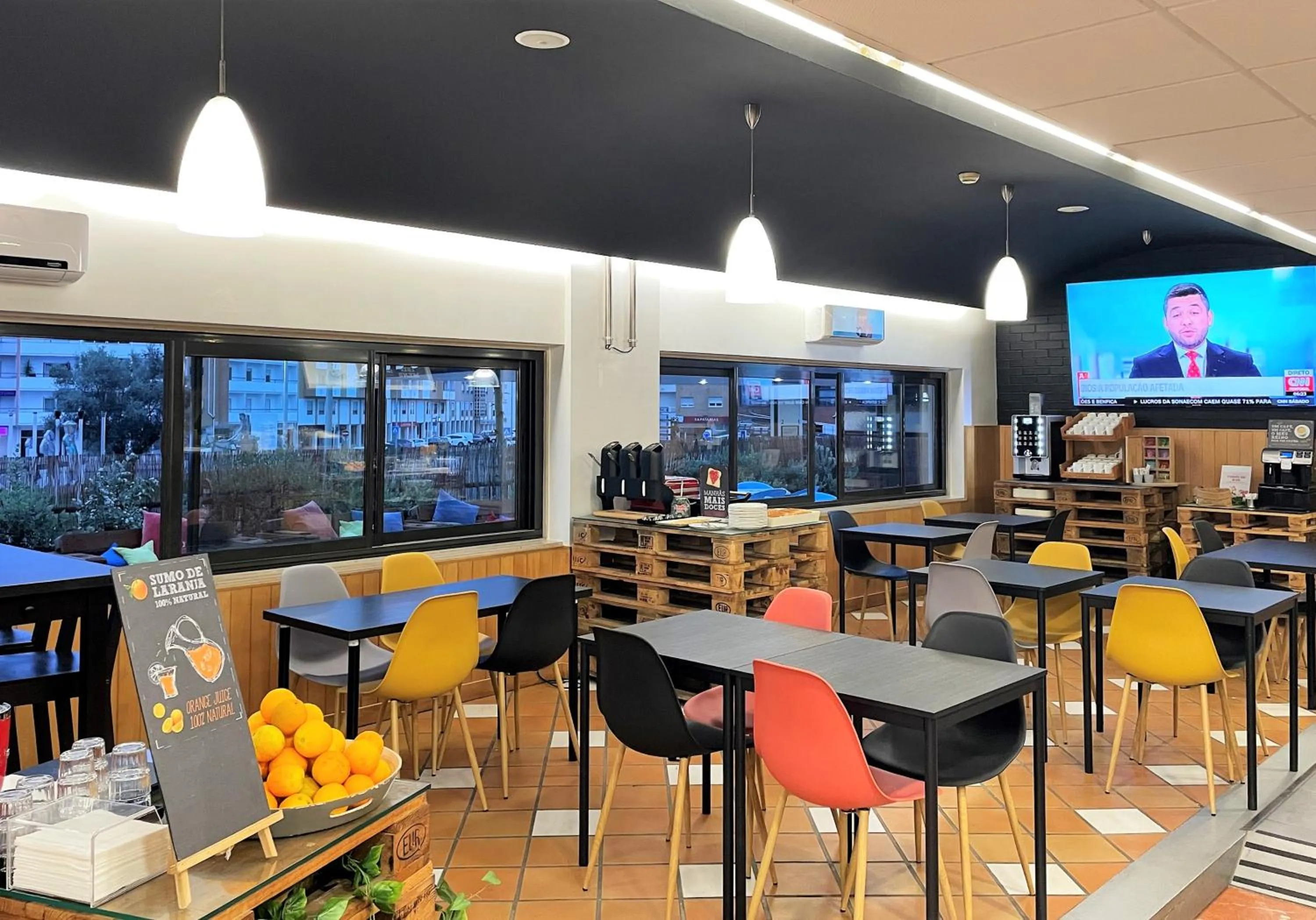 Restaurant/places to eat in Hotel ibis Leiria Fatima