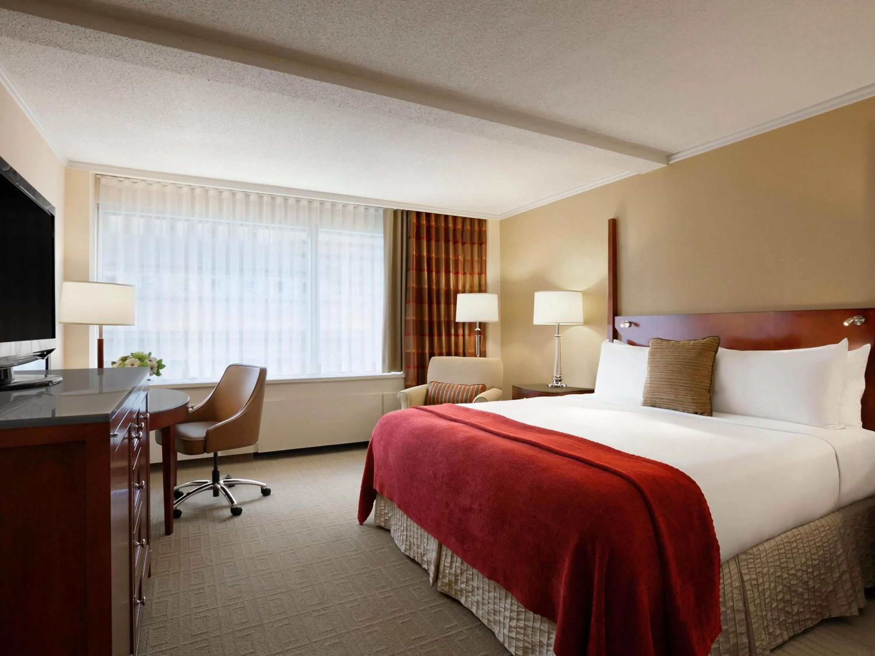 Bedroom, Bed in Fairmont Winnipeg