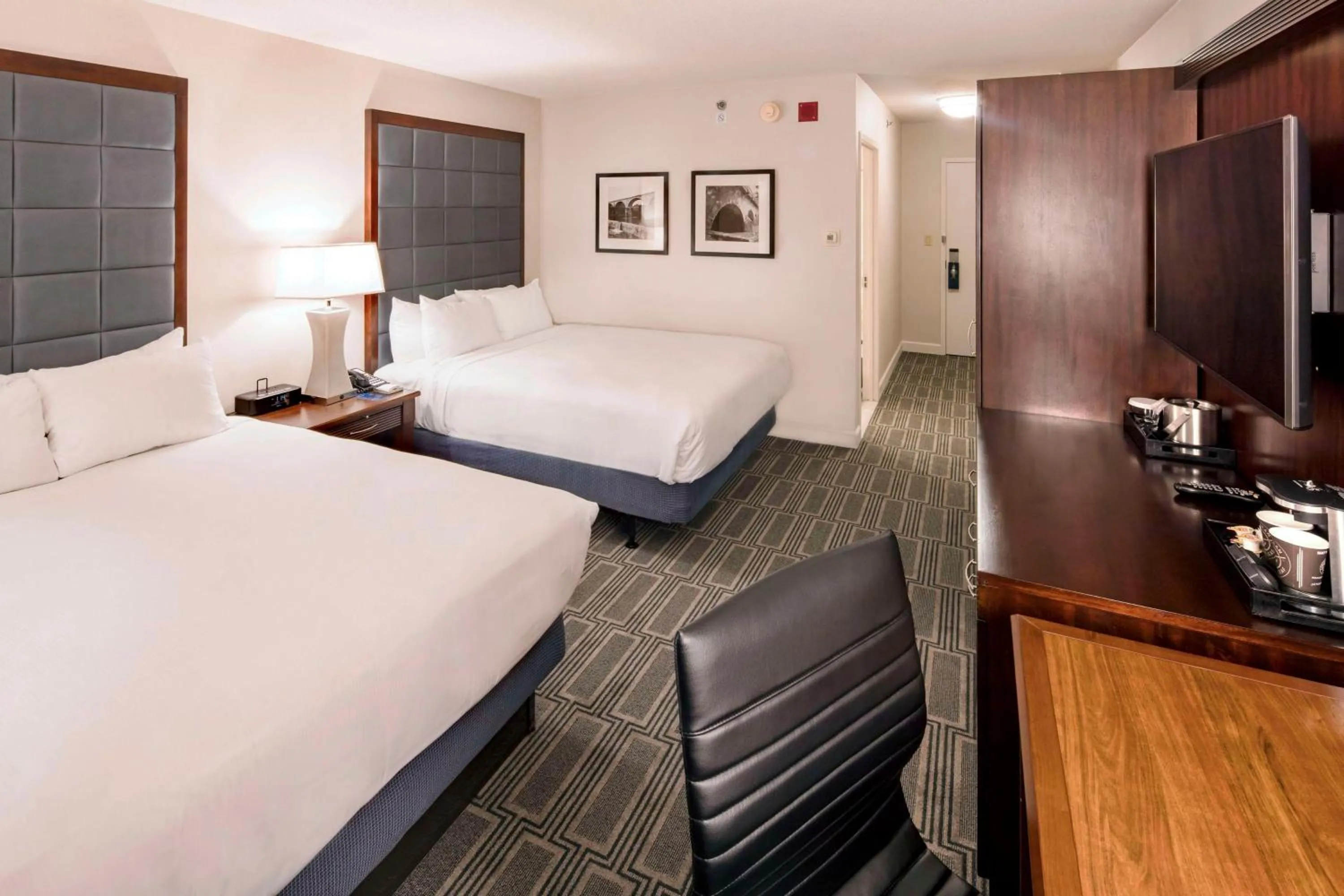 Bedroom, Bed in Hilton Philadelphia at Penn's Landing