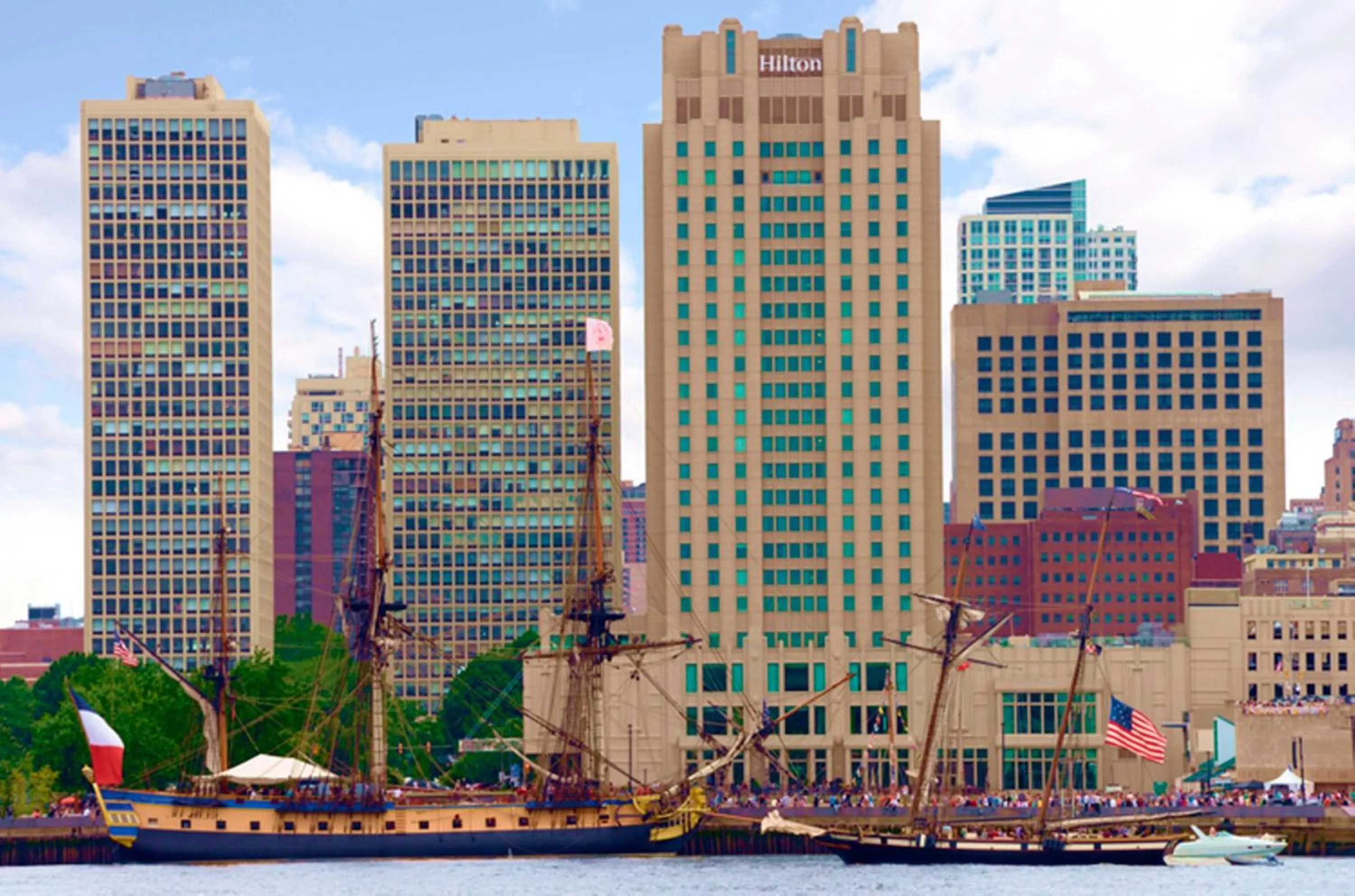 Property building in Hilton Philadelphia at Penn's Landing