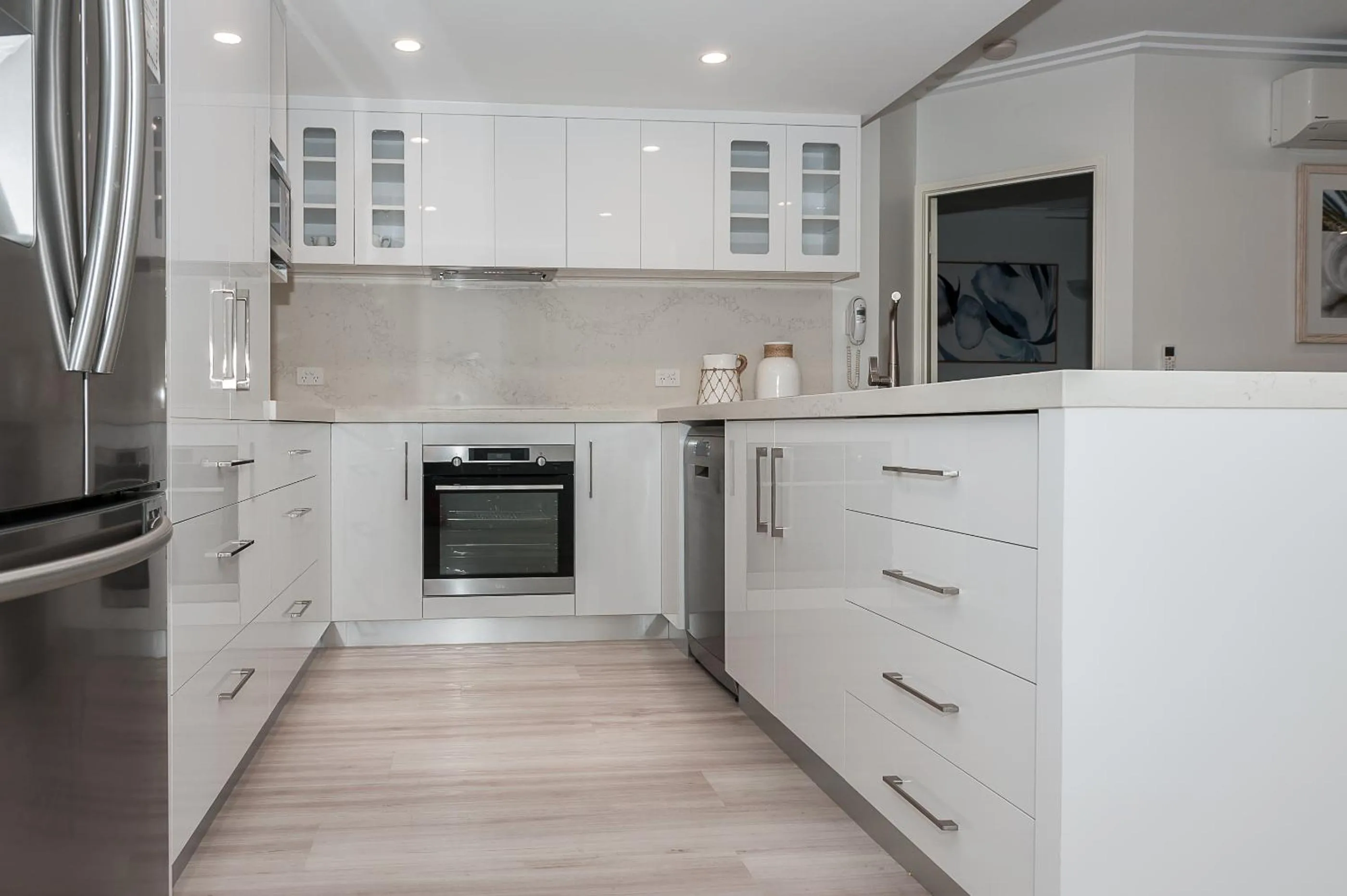 Kitchen or kitchenette in Oasis at Palm Cove