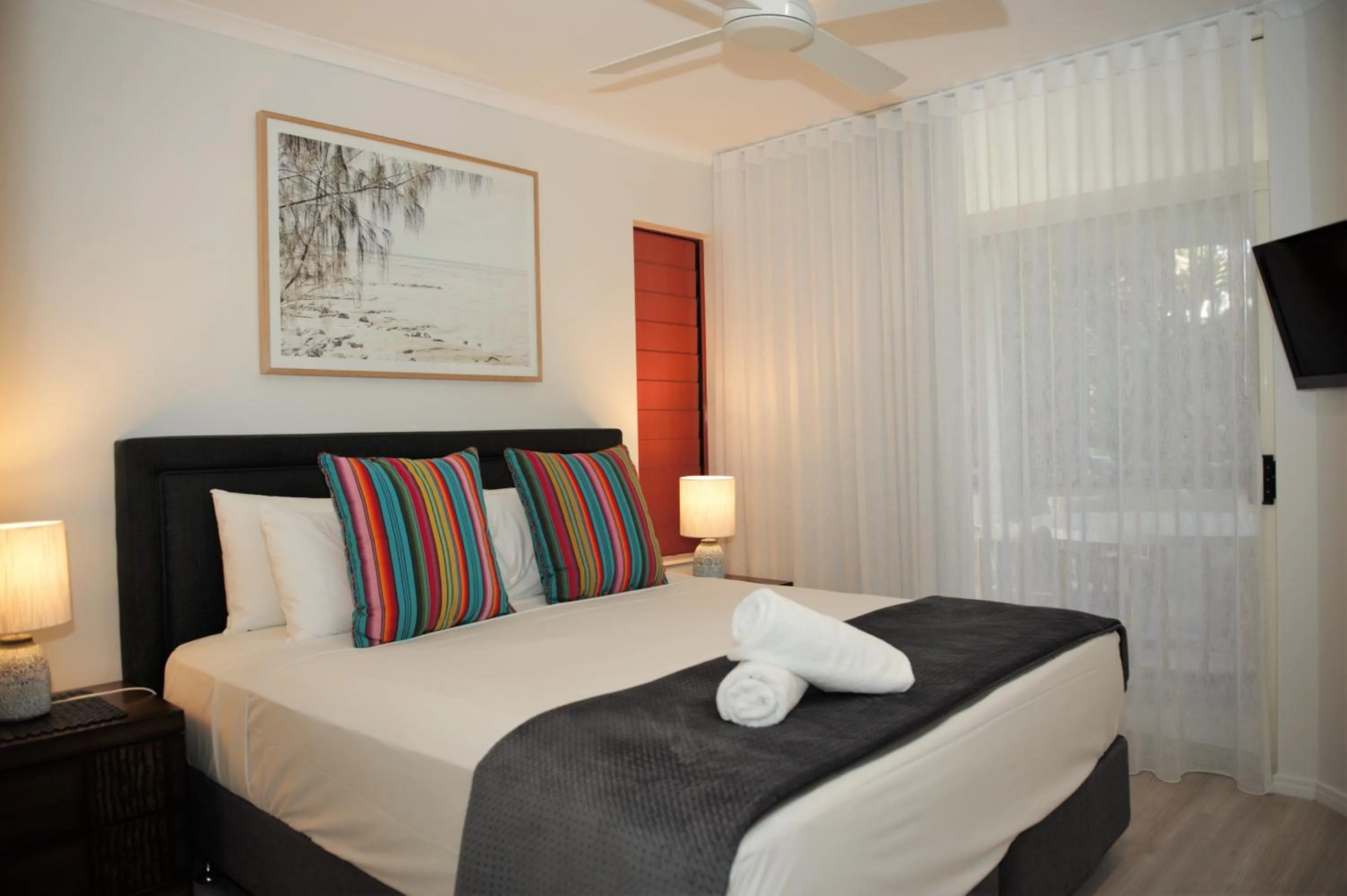 Bedroom, Bed in Oasis at Palm Cove