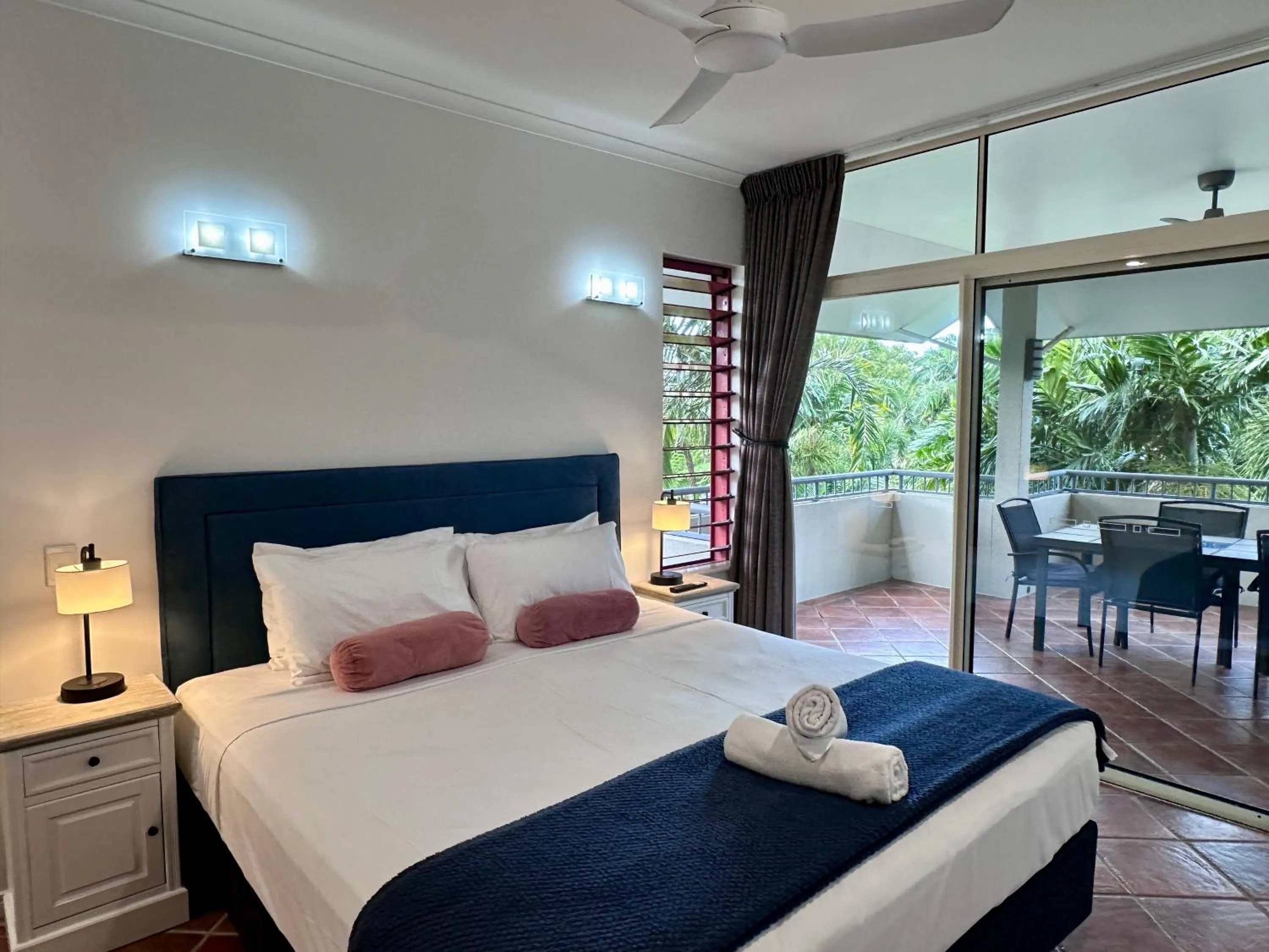 Bed in Oasis at Palm Cove