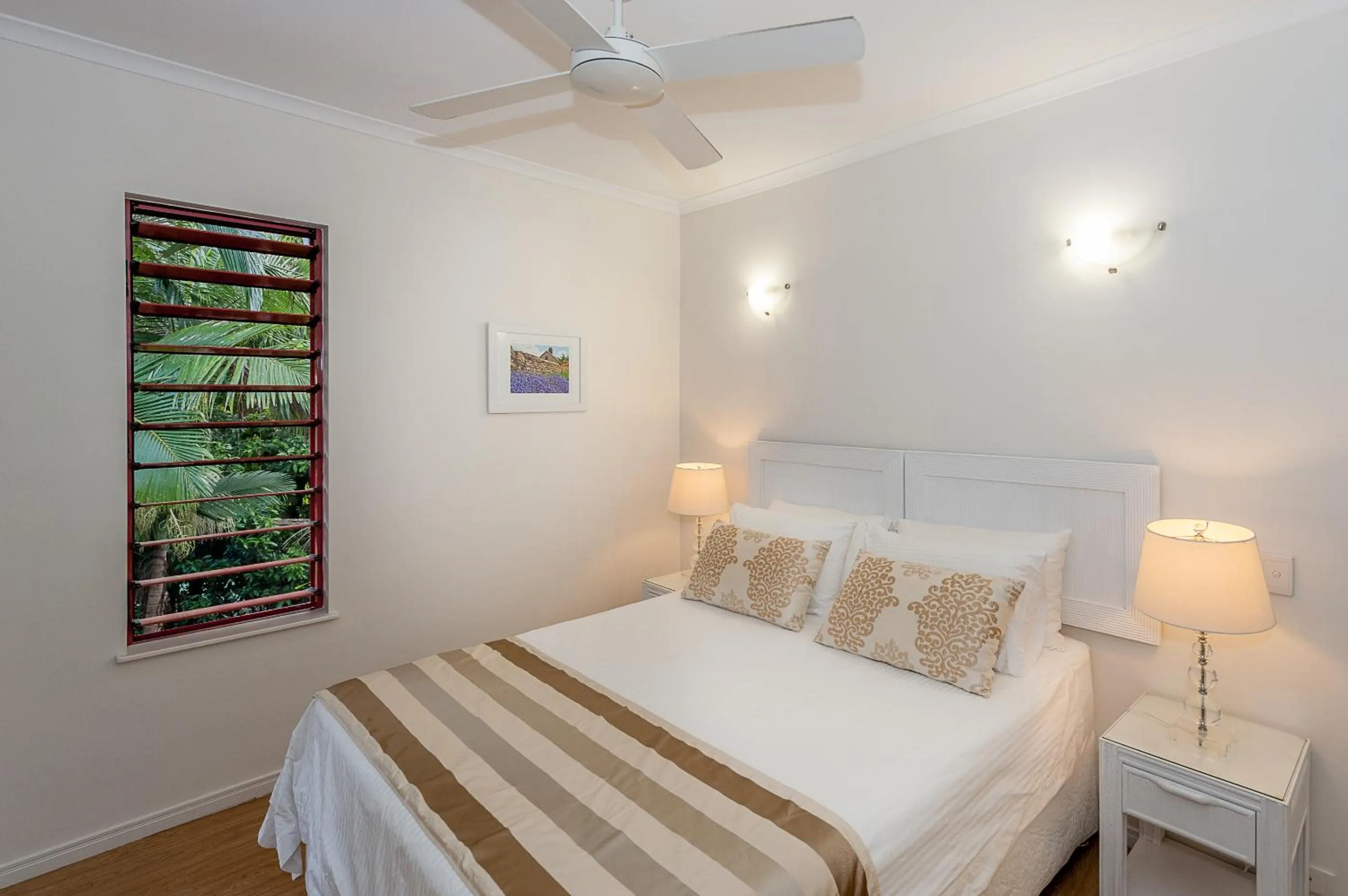 Bedroom, Bed in Oasis at Palm Cove