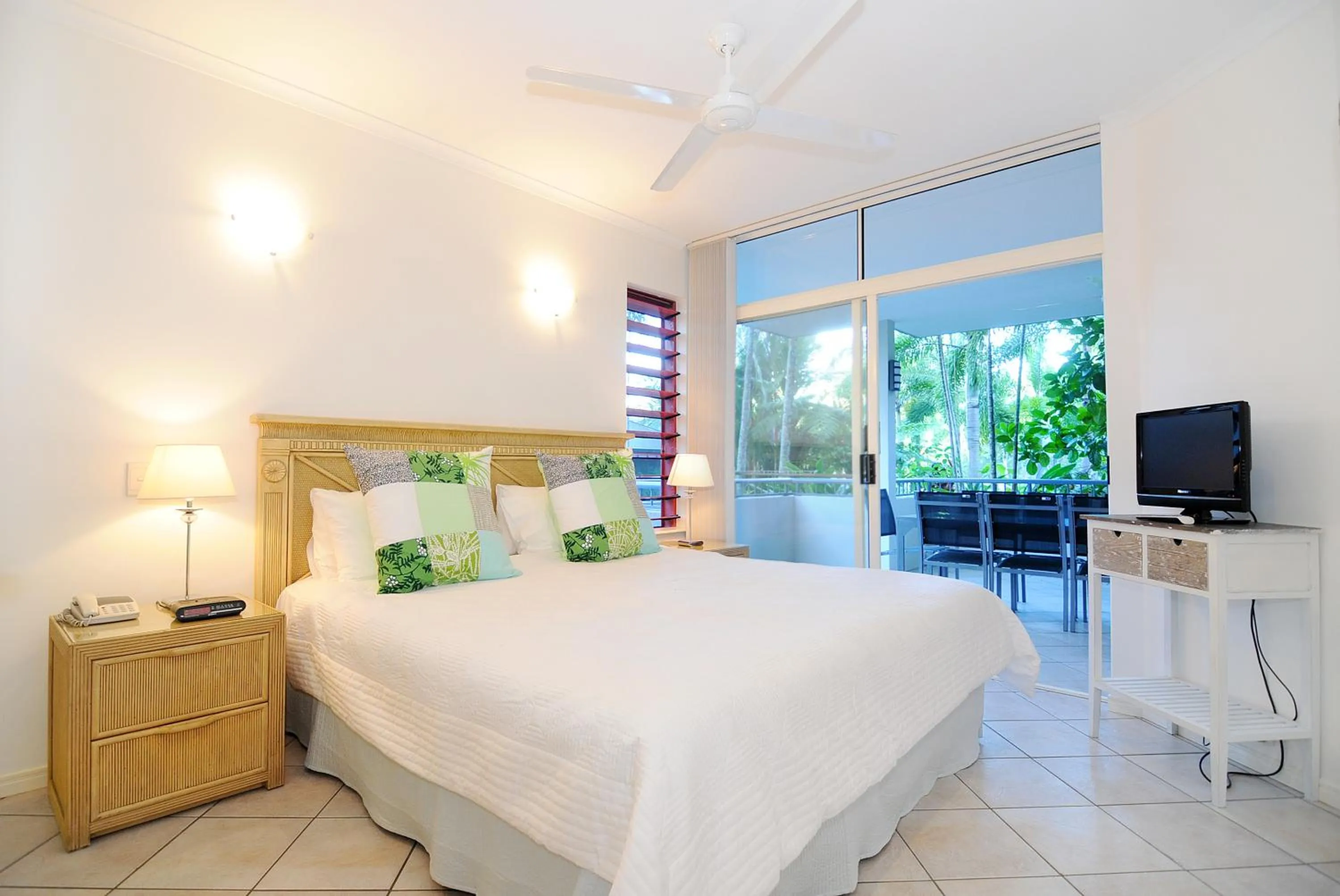 Bed in Oasis at Palm Cove
