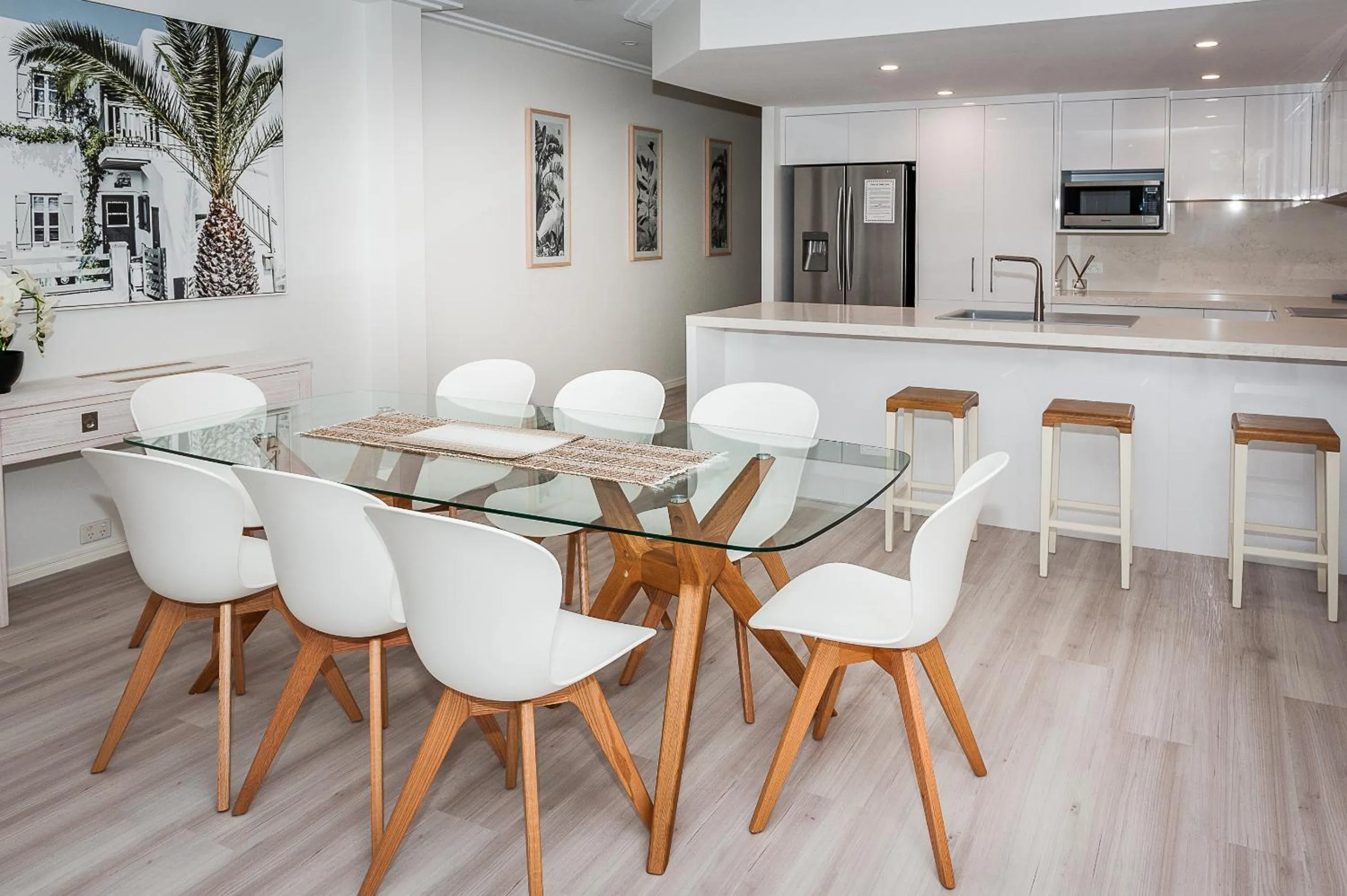 Dining area in Oasis at Palm Cove