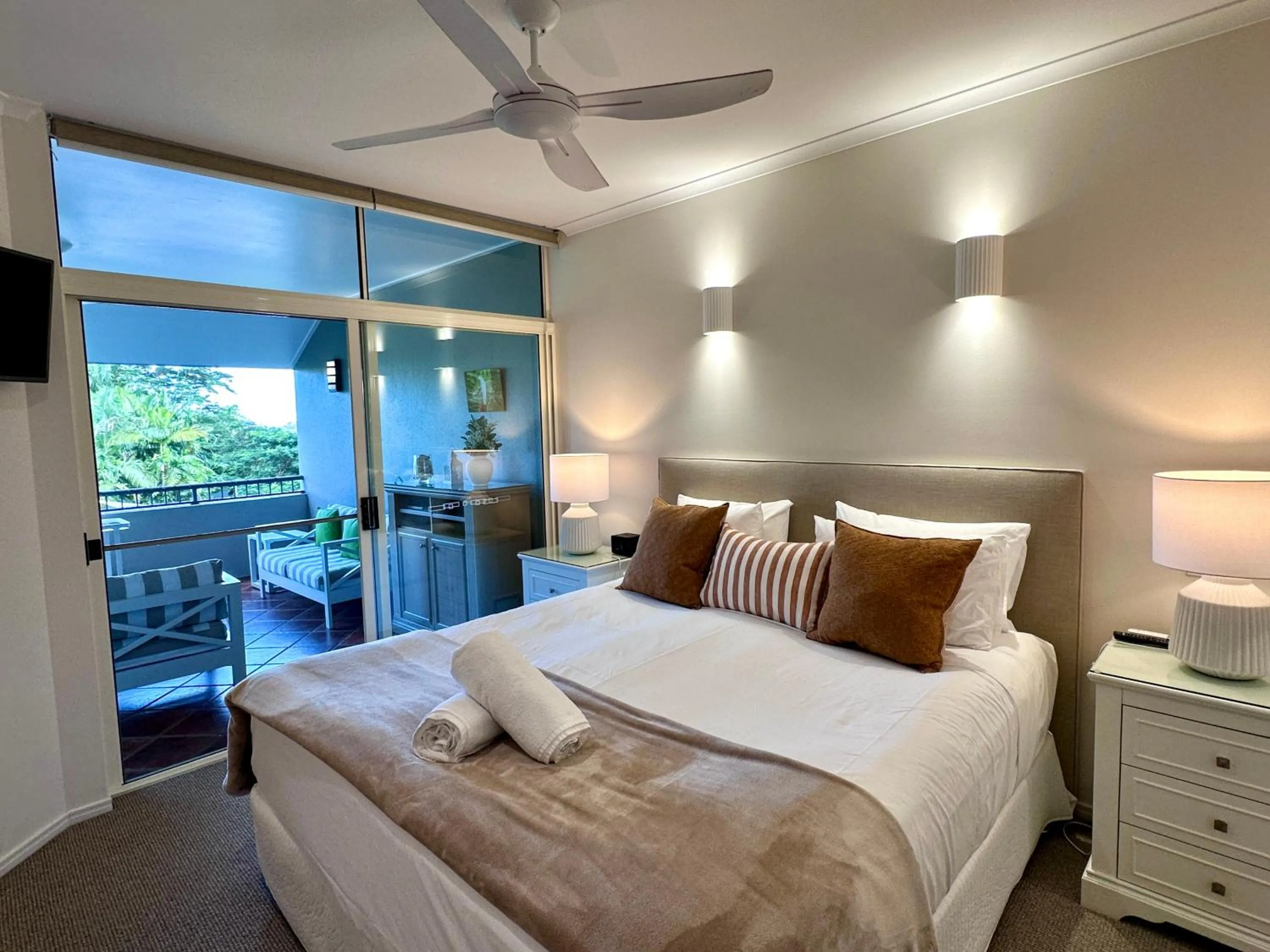 Bed in Oasis at Palm Cove