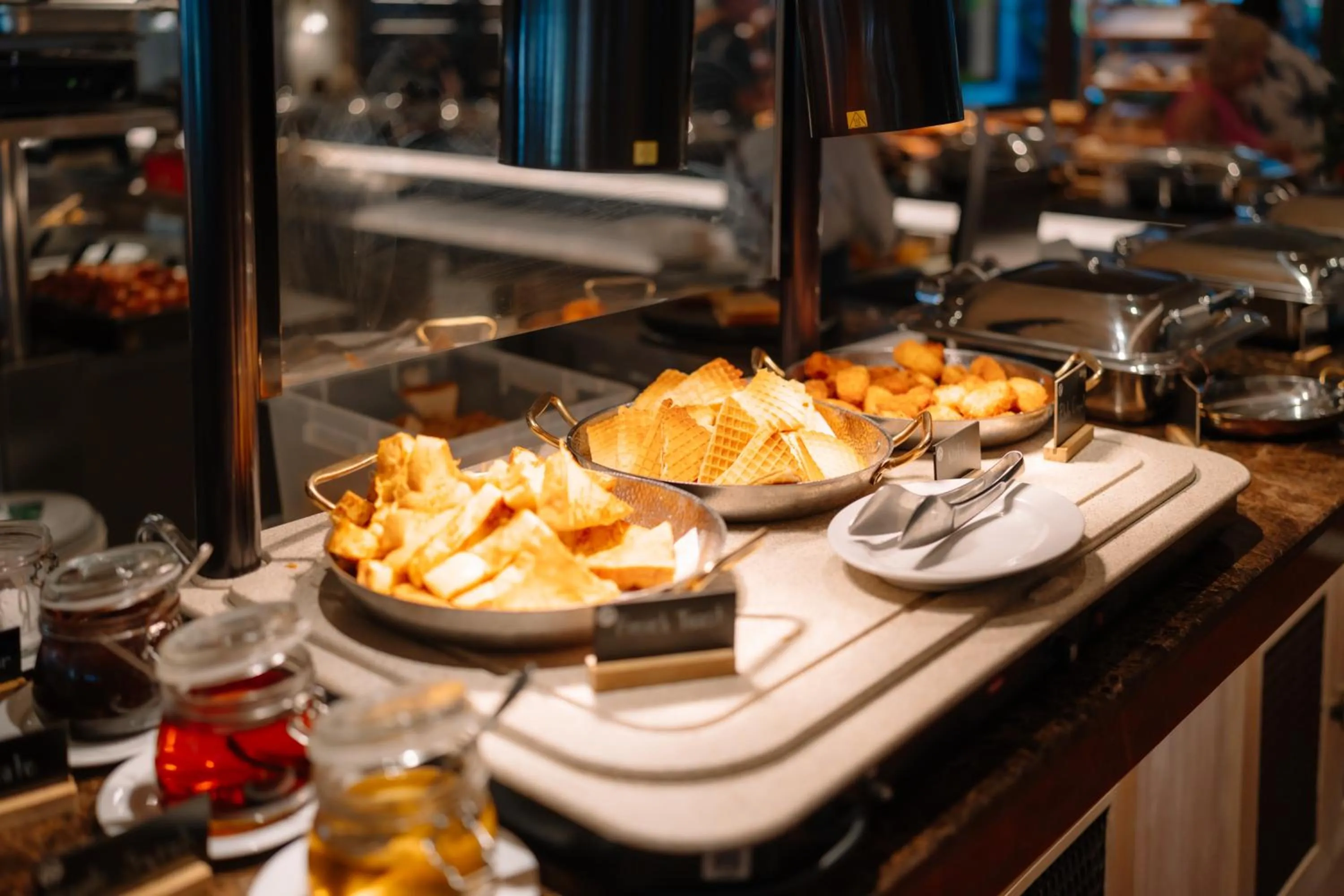 Restaurant/places to eat in Thavorn Palm Beach Resort Phuket