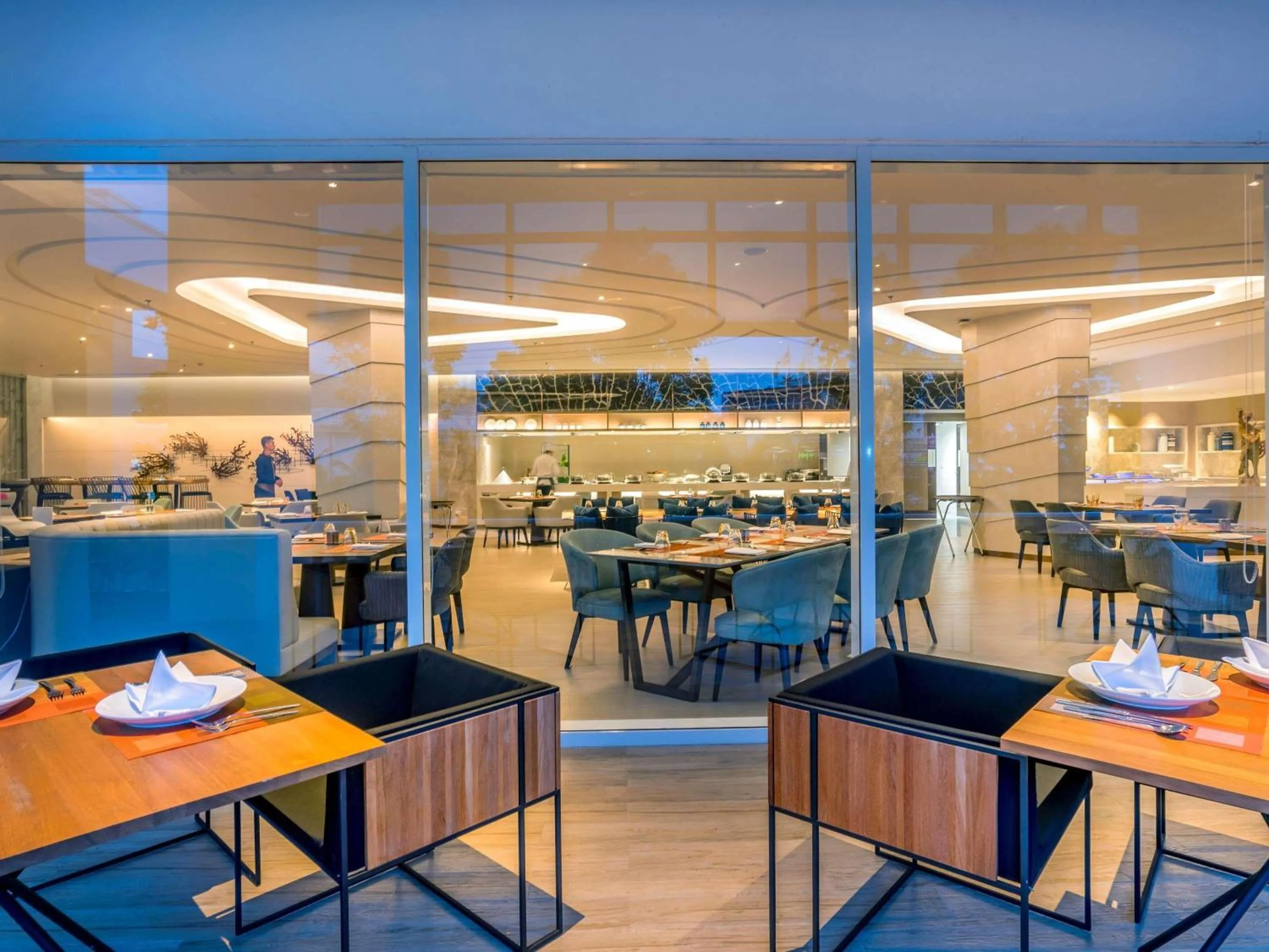 Restaurant/places to eat in Novotel Phuket City Phokeethra