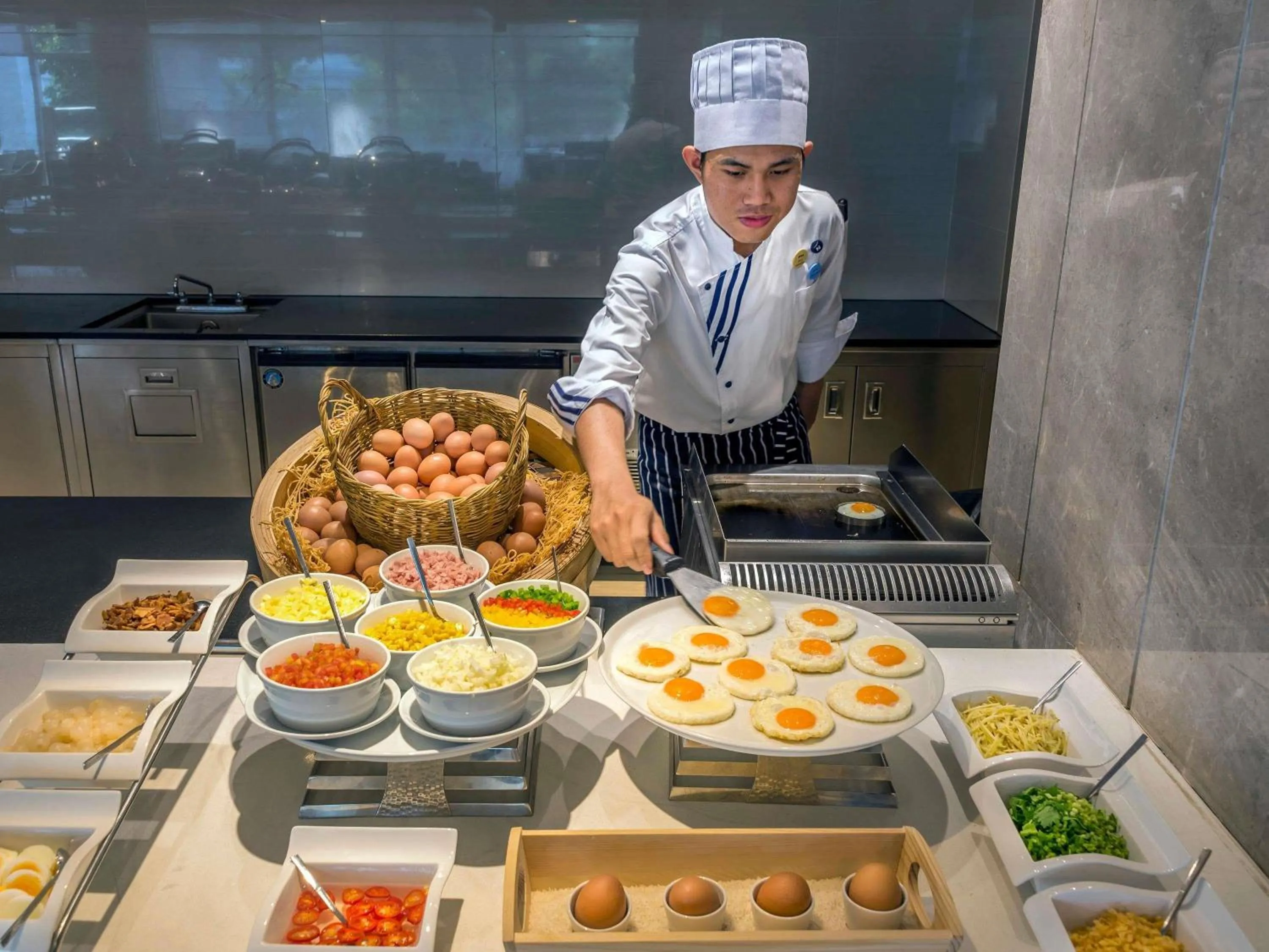 Restaurant/places to eat in Novotel Phuket City Phokeethra